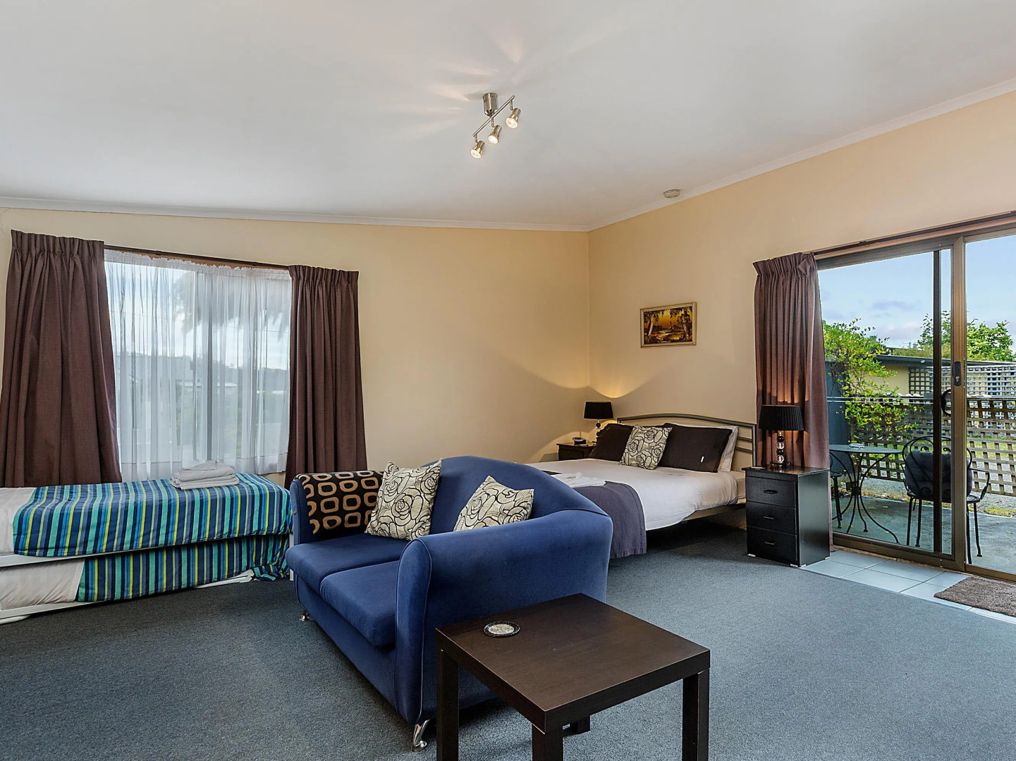 Smugglers Rest Apartments