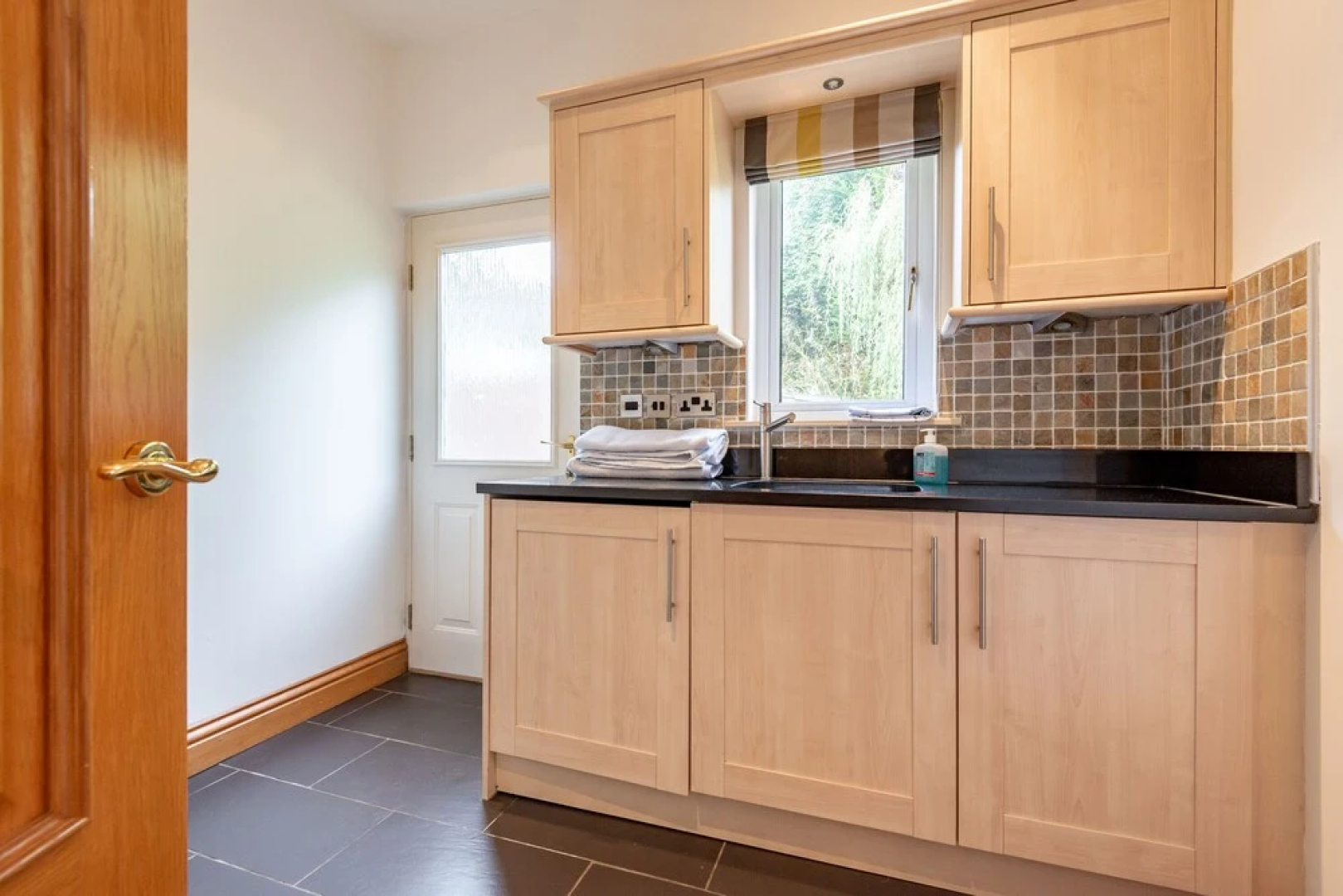 Luxury 6 Bed House With Pool