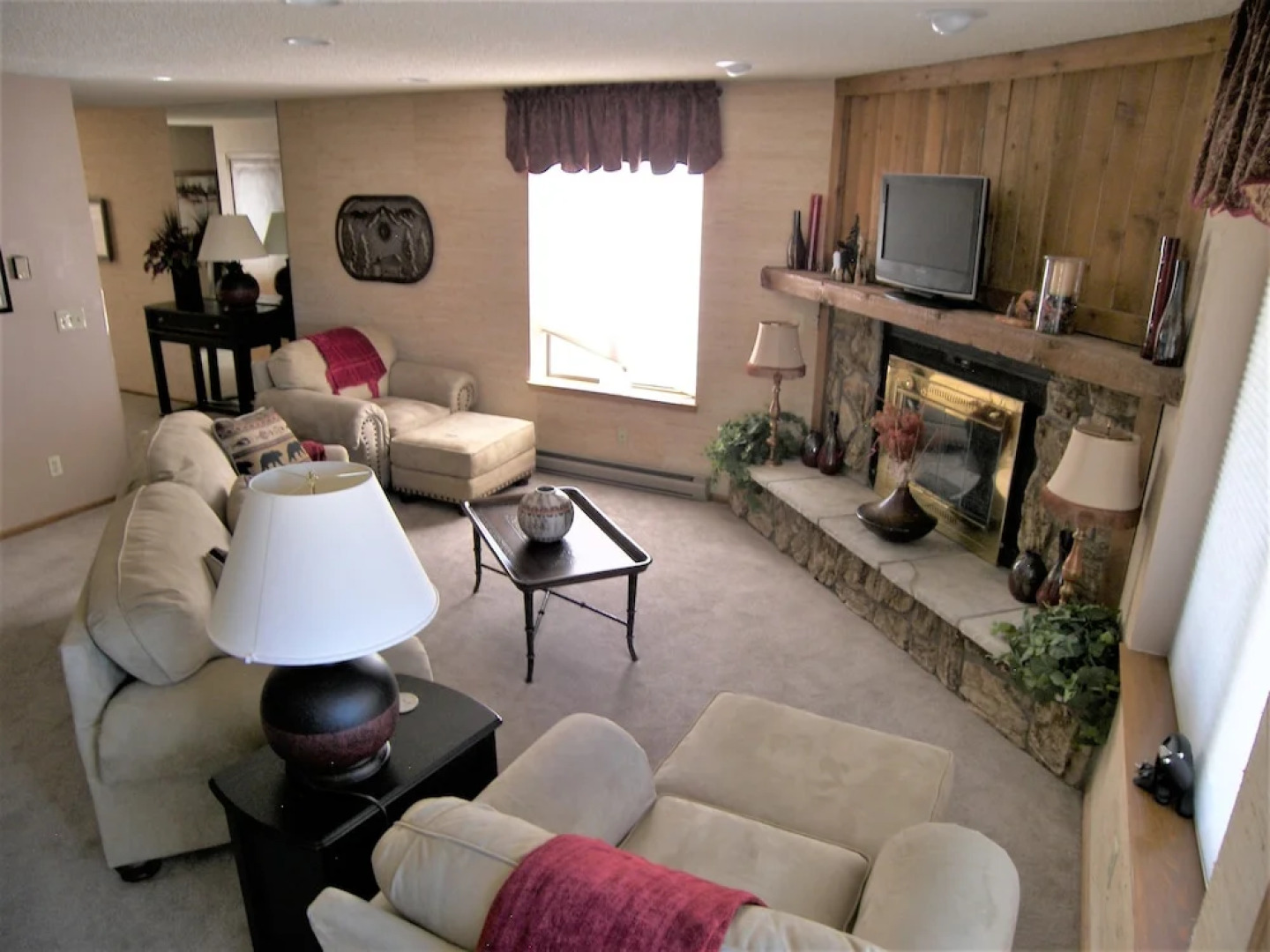 Saltlick 2 bed 2 bath 2 Br condo by RedAwning