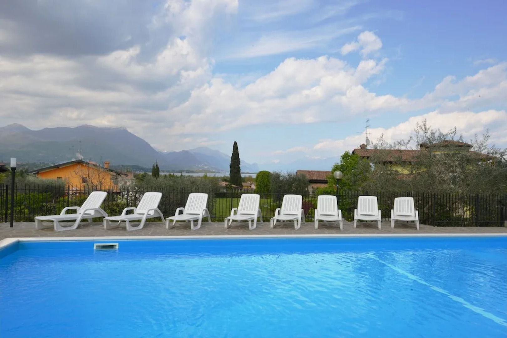 La Grolla Apartments