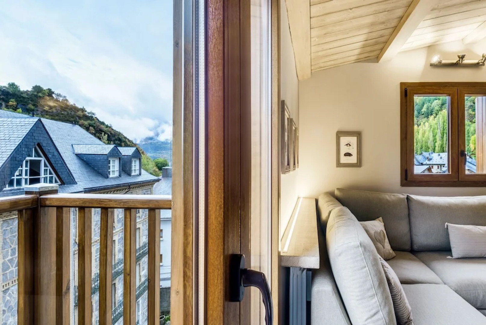 MONTELIA Ático el Ciervo de Panticosa