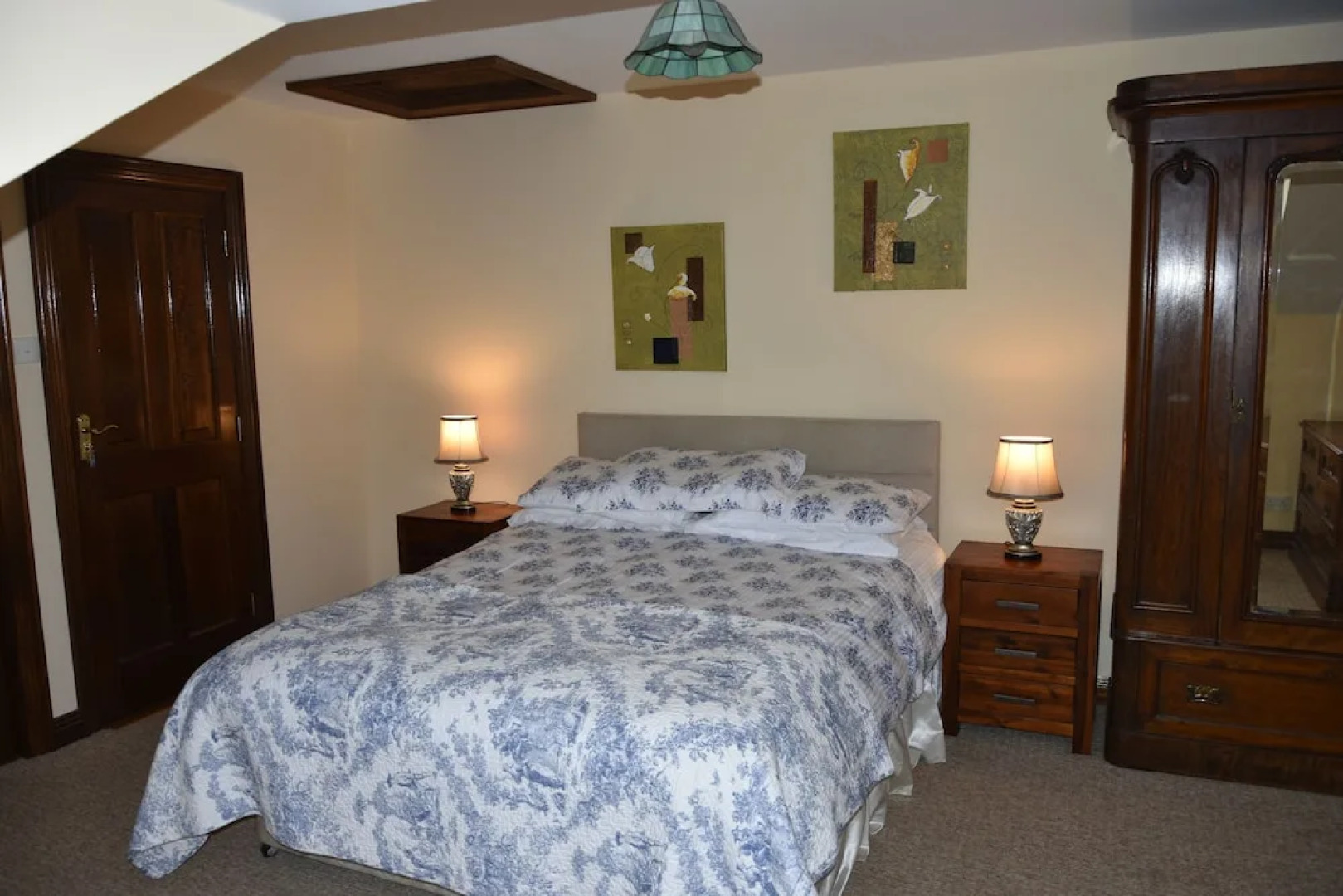 White Hill Country House