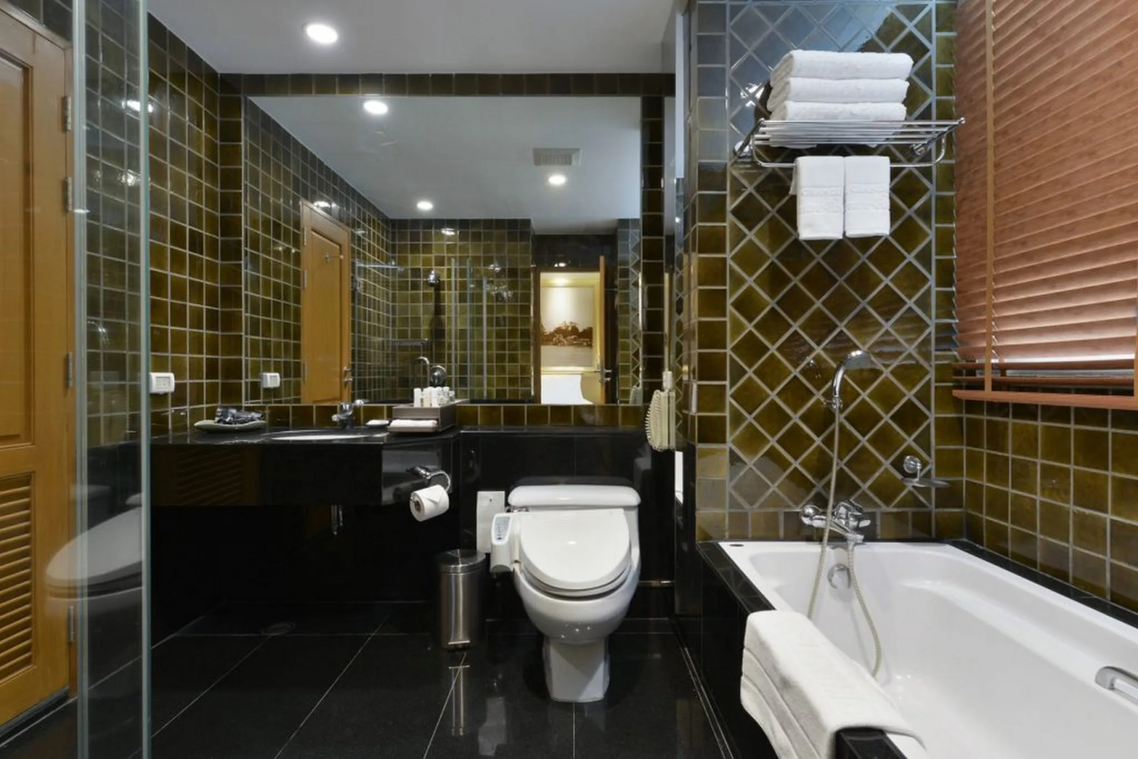 Отель Grande Centre Point Ploenchit