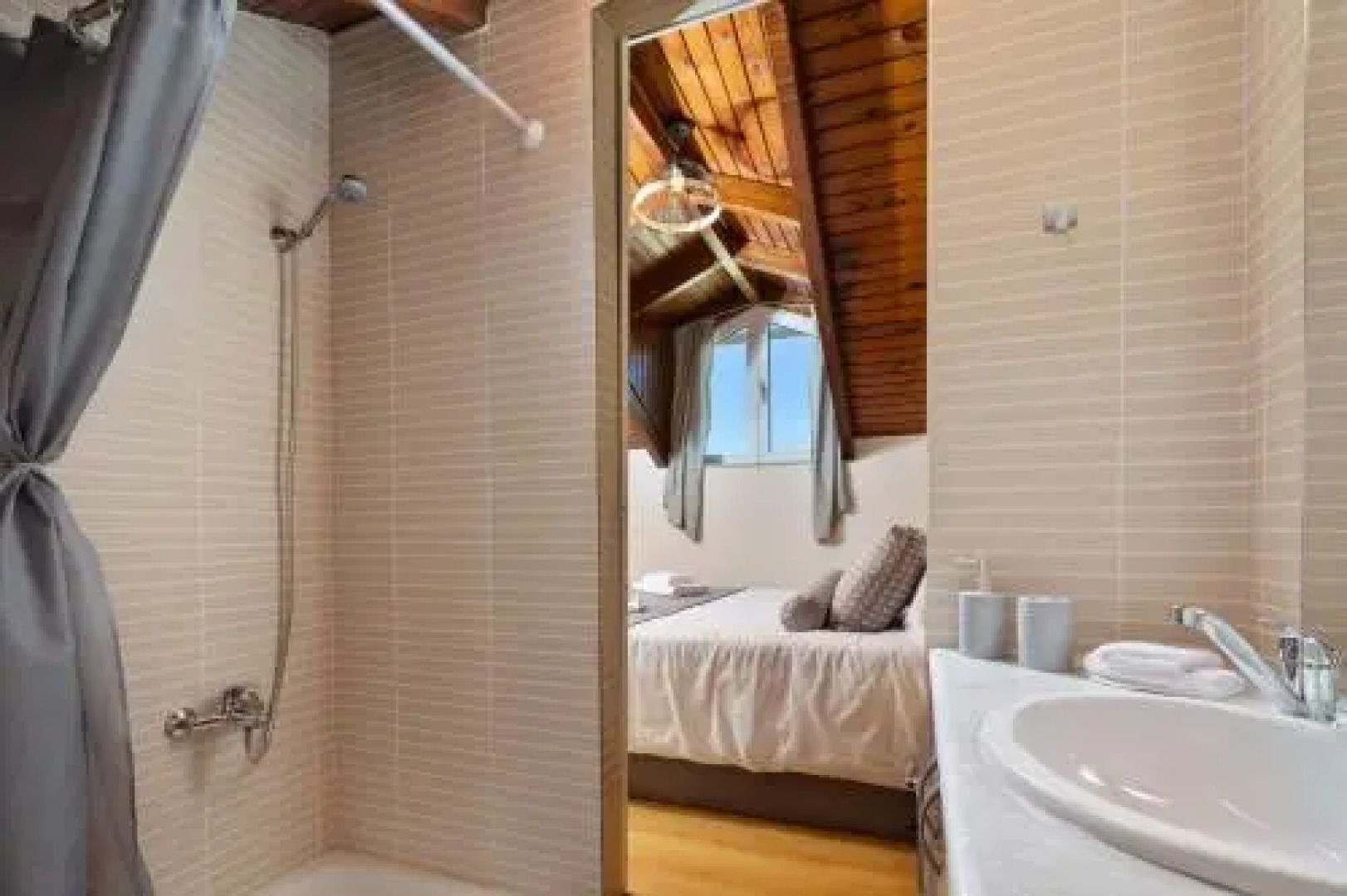 Peroulades Luxury Villa