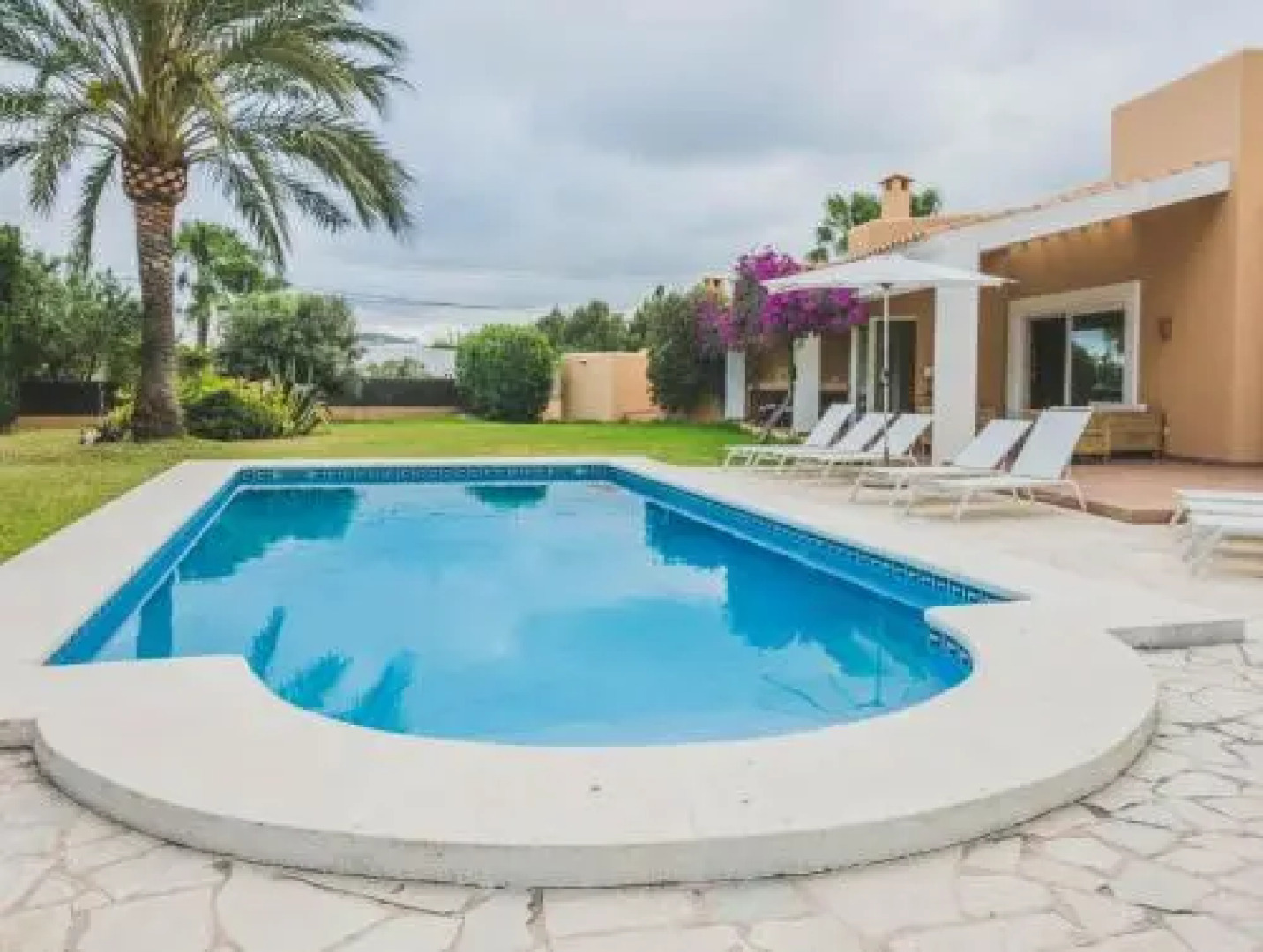 VILLA ALOE: Wifi gratis, piscina privada y vistas al mar