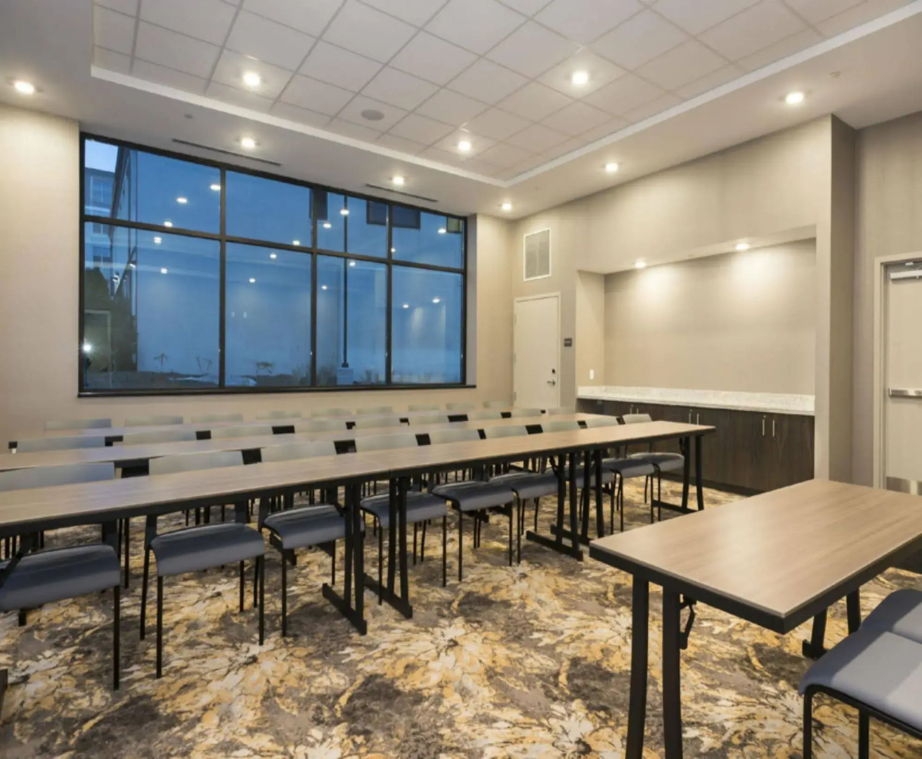 Hampton Inn & Suites Minneapolis University Area