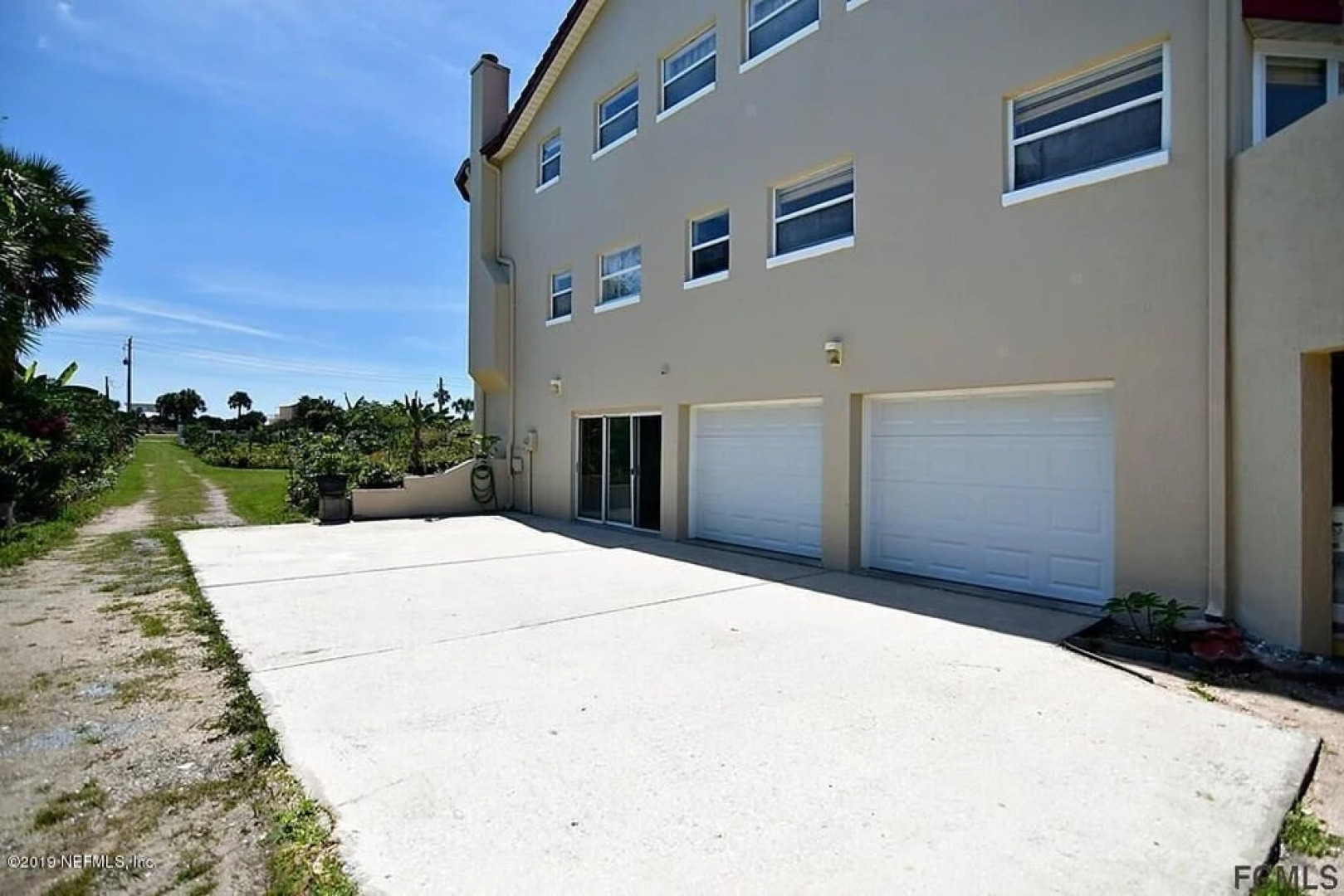 Castle by the Sea, 7 Bedroom, Ocean View, Putting Green, Tiki Bar, Sleeps 17