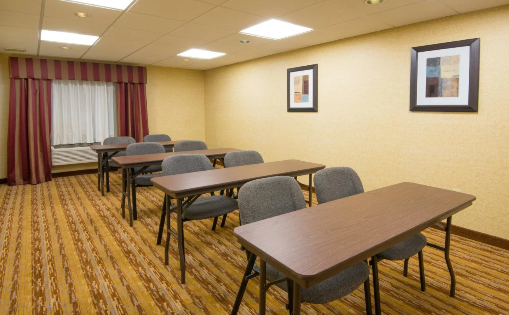 Holiday Inn Express & Suites Wauseon by IHG
