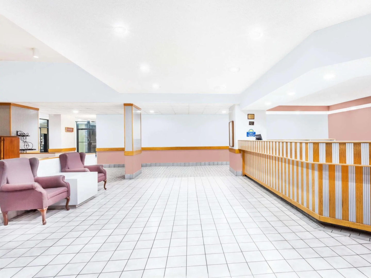 Days Inn & Suites Columbia