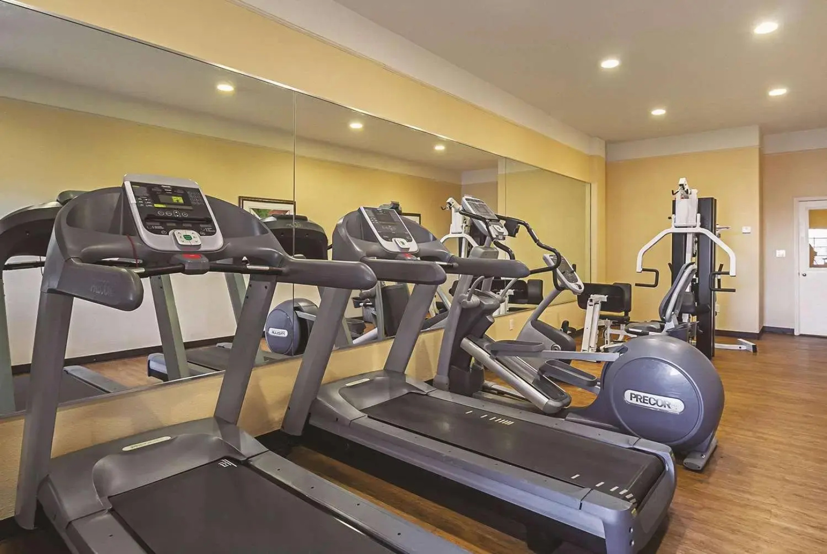 La Quinta Inn & Suites by Wyndham South Padre Island Beach