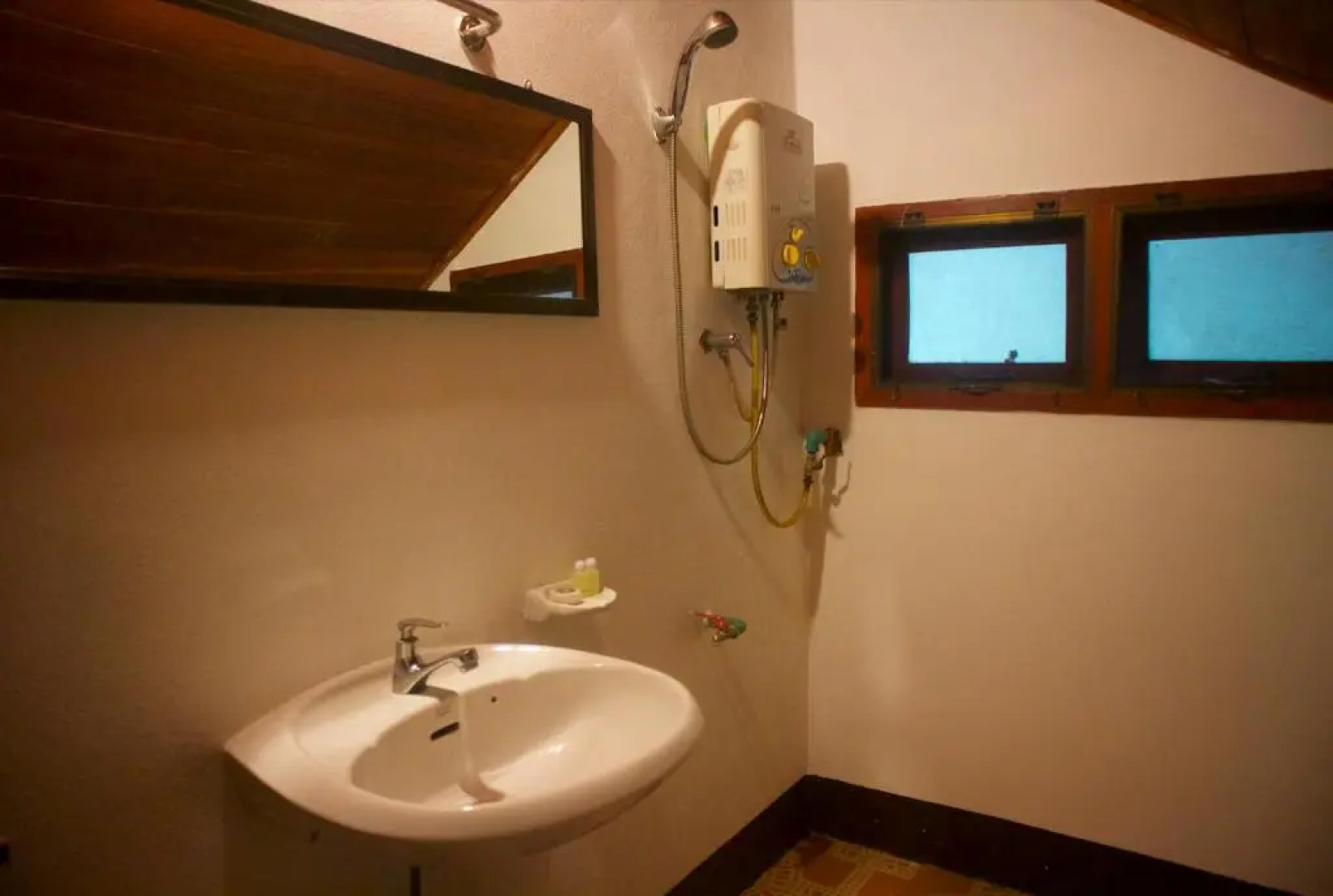 Mae Win Guest House and Resort