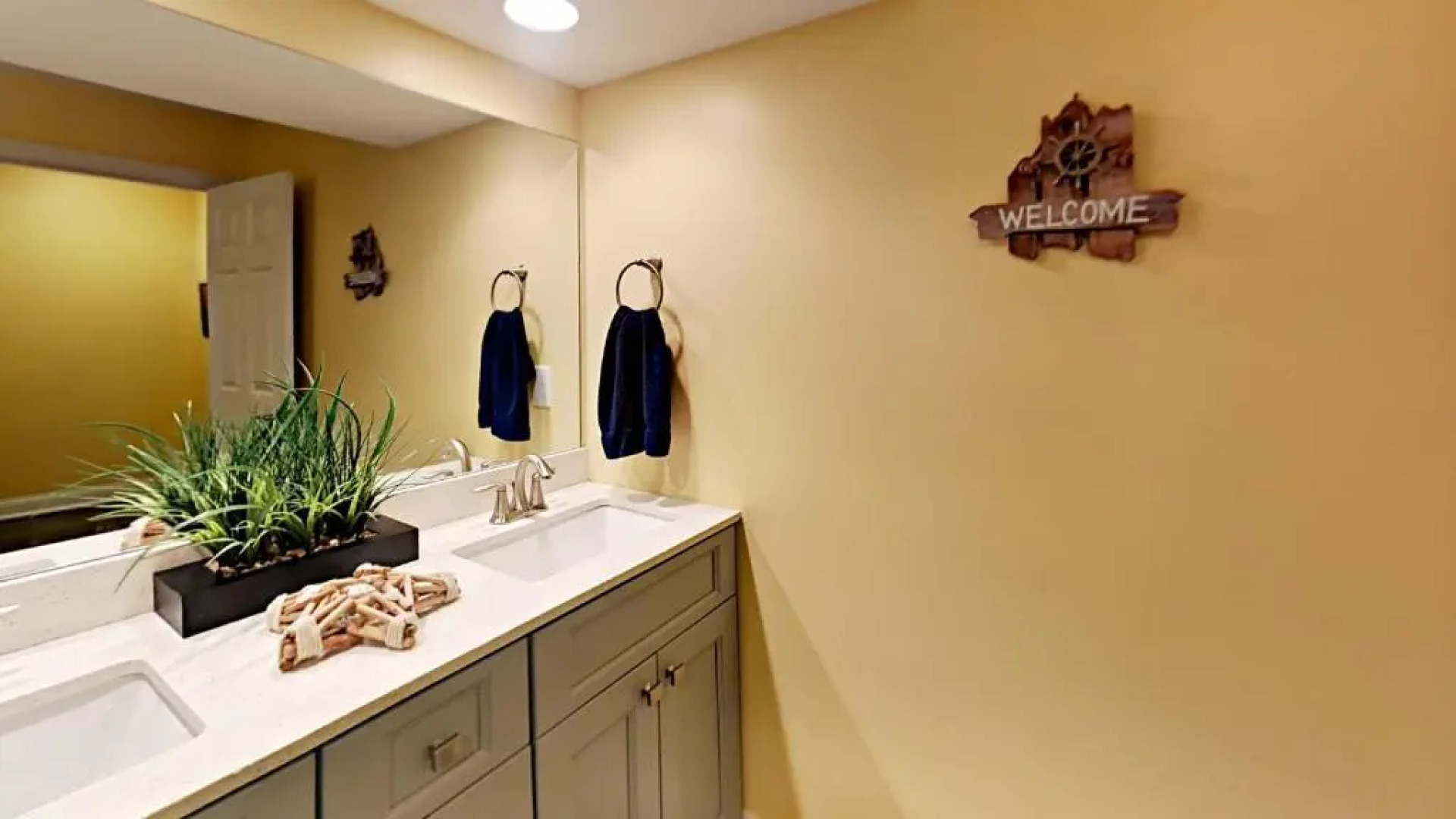 Put-in-Bay Waterfront Condo #107