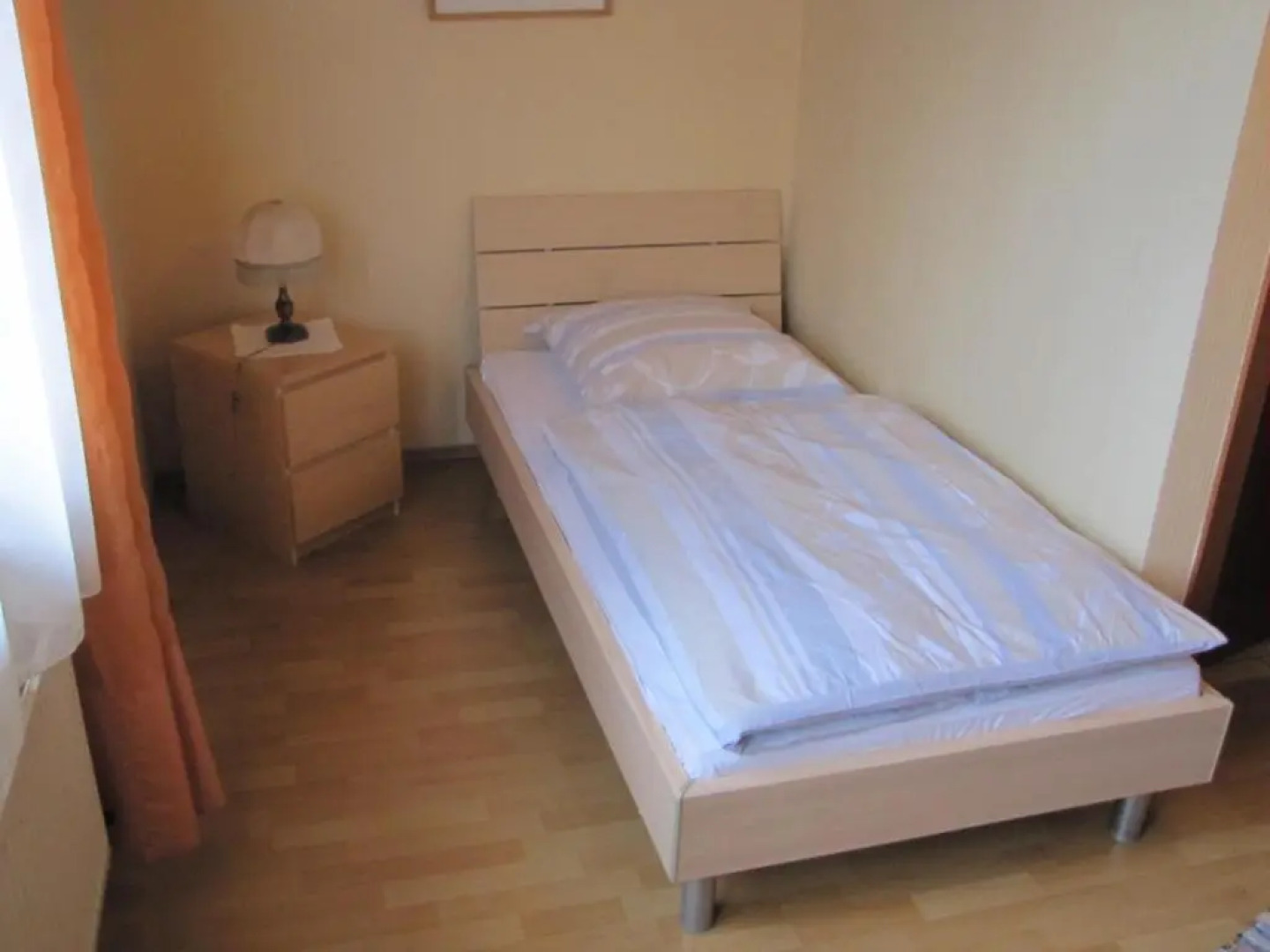 "Unter den Kastanien"