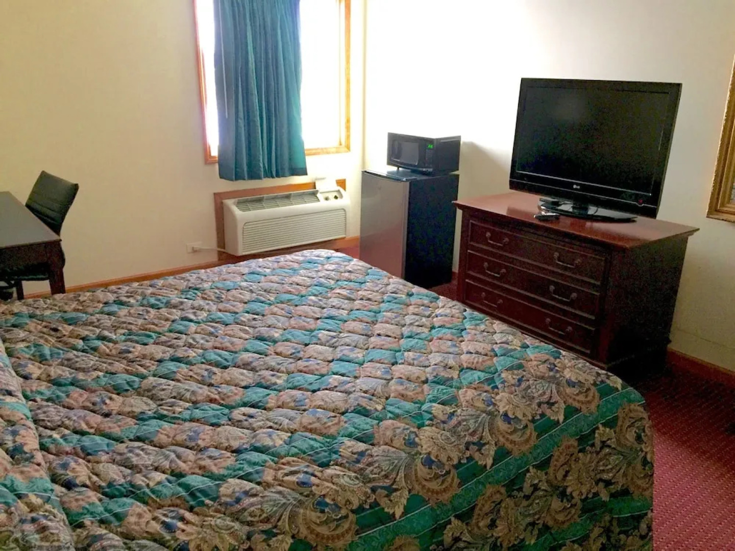 Executive Inn and Suites