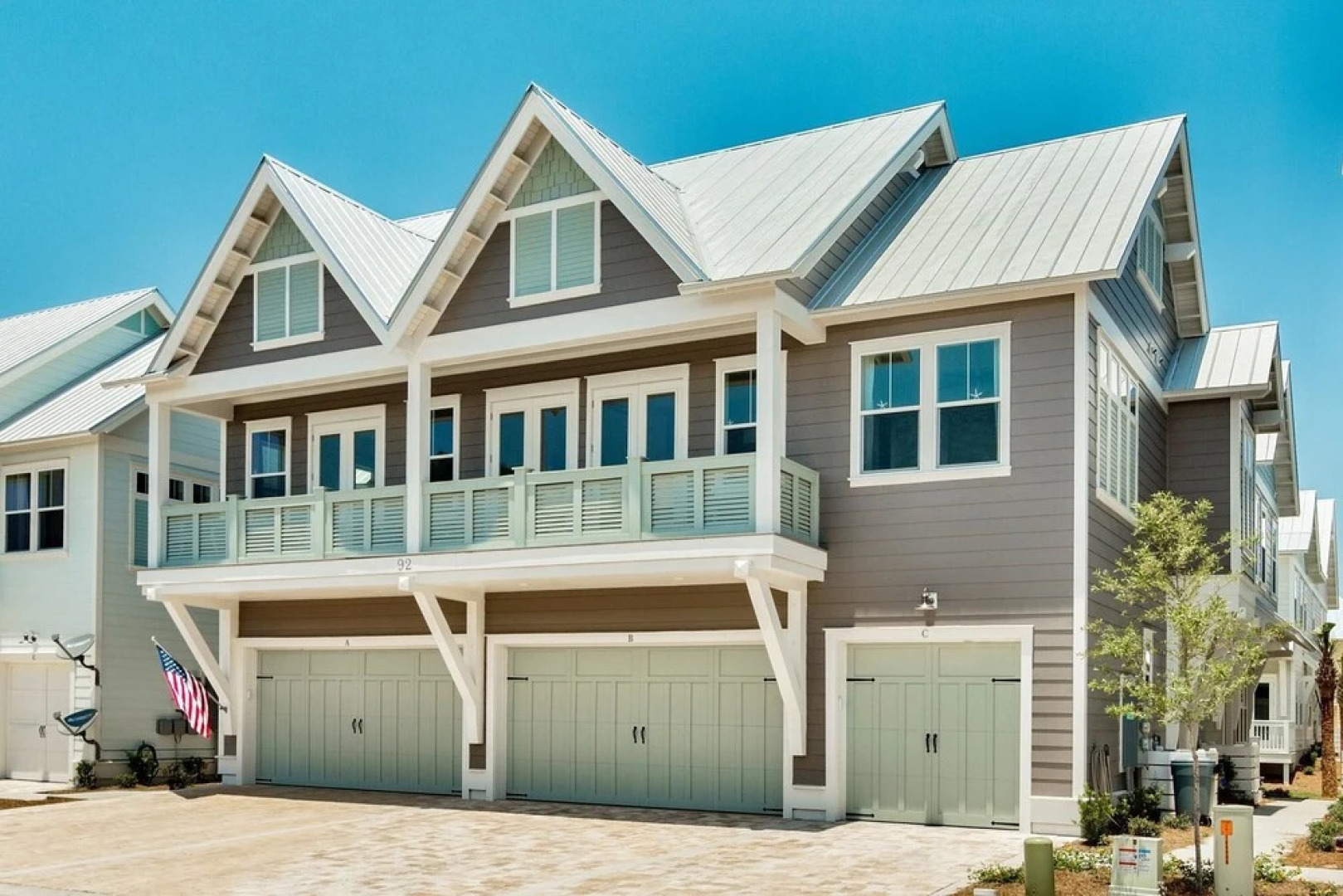 Beach Retreat 3 Bedroom Condo By Coastal Dreamin