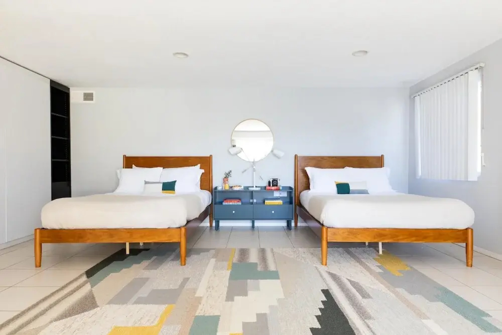 Beachcomber by AvantStay | 1 Block from Beach - Modern Estate w/ Ocean Views
