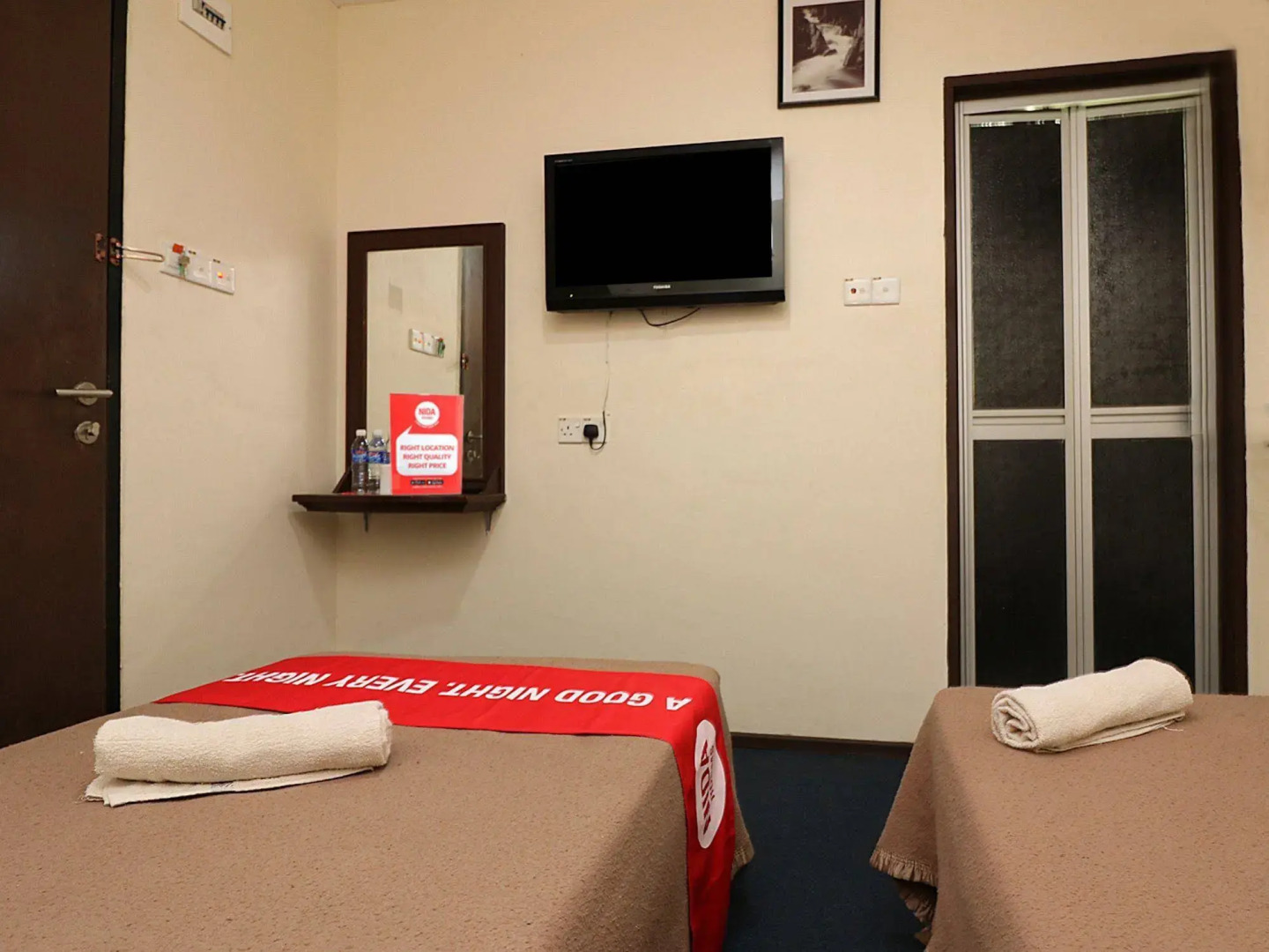 Veenai Hotel