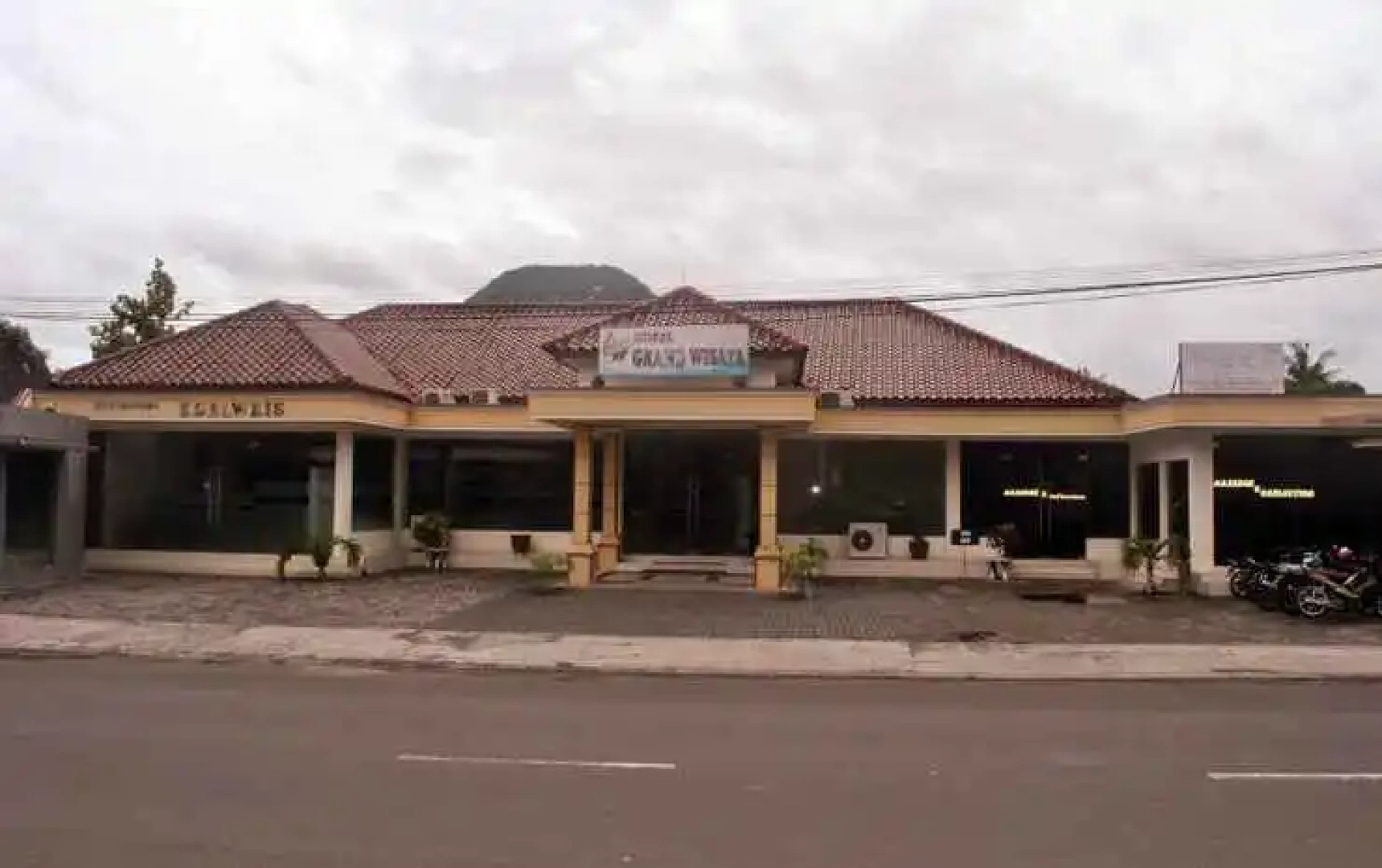 Grand Wisata Hotel