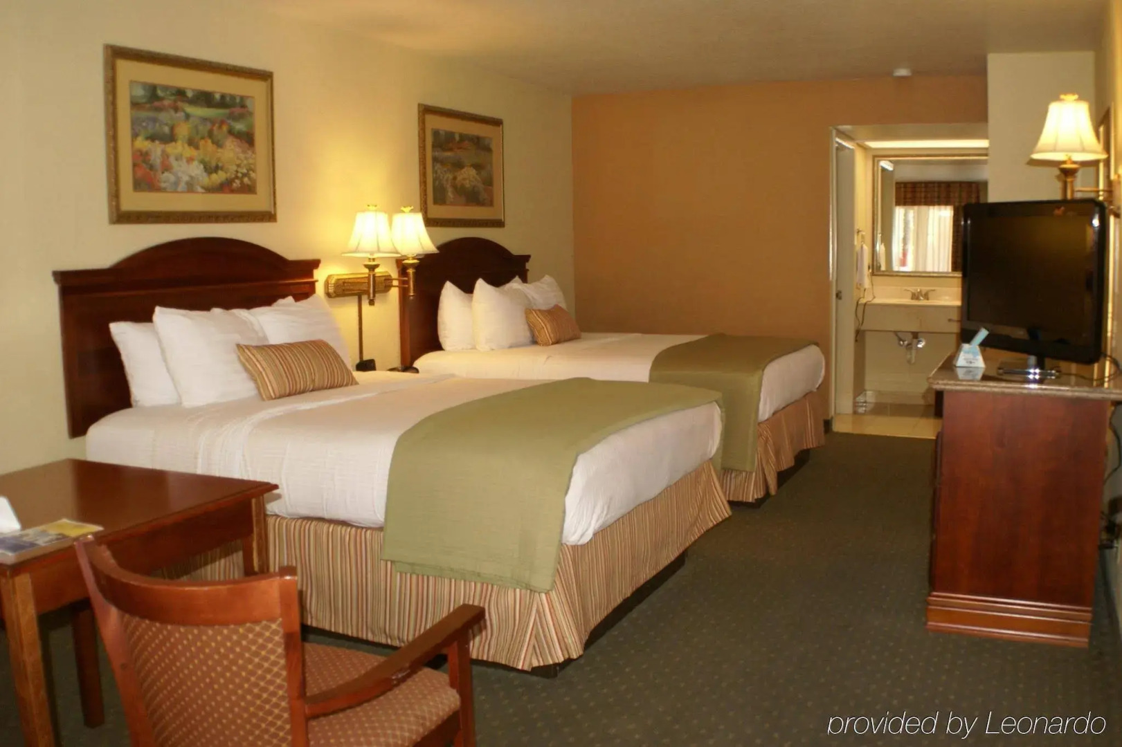Econo Lodge Inn & Suites Eagle Pass