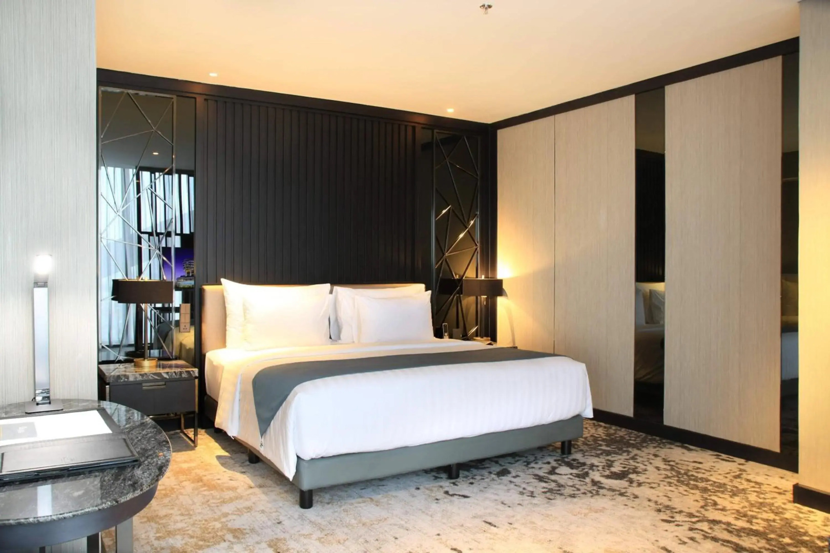 JHL Solitaire Gading Serpong