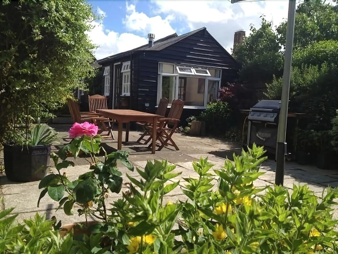 Wisteria Cottage B&B