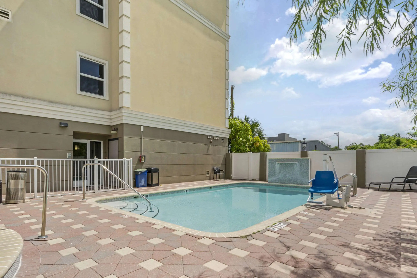 Country Inn & Suites by Radisson, Tampa Airport North, FL