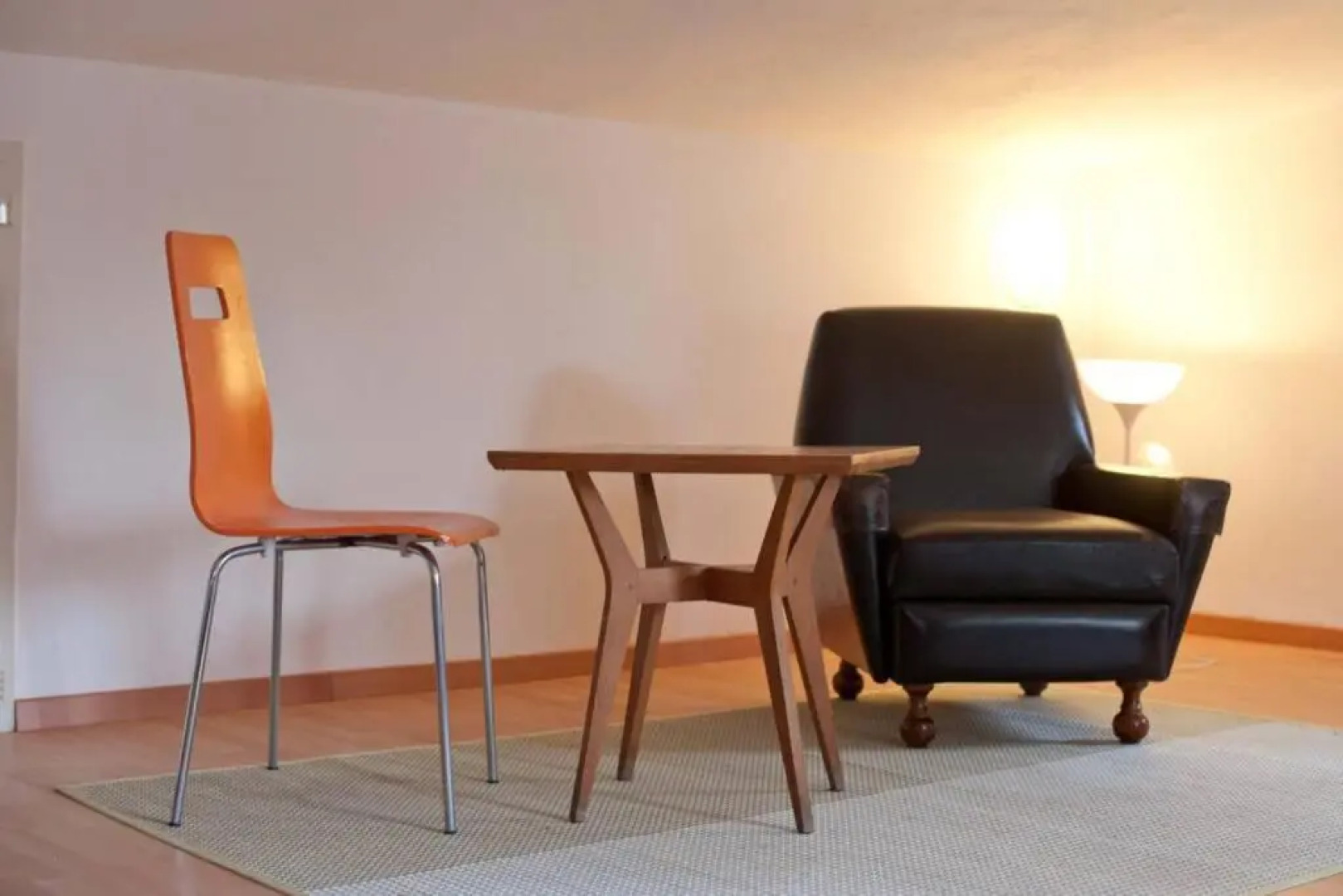 Loft mansardato con giardino e piscina/ loft with garden and swimming pool