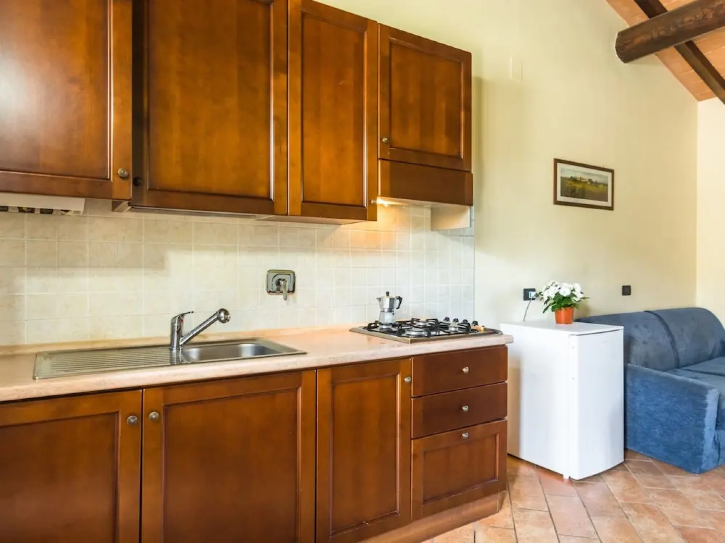 Farmhouse in Perugia with Hot Tub, Swimming Pool, Garden, BBQ