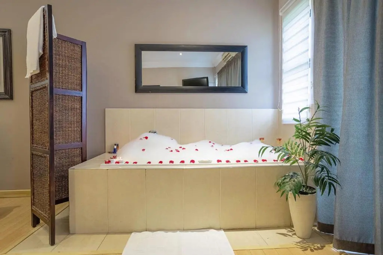 Three Oaks And An Aloe Boutique Hotel