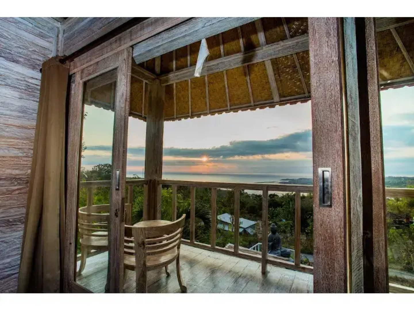 The Puncak Sunset Ceningan