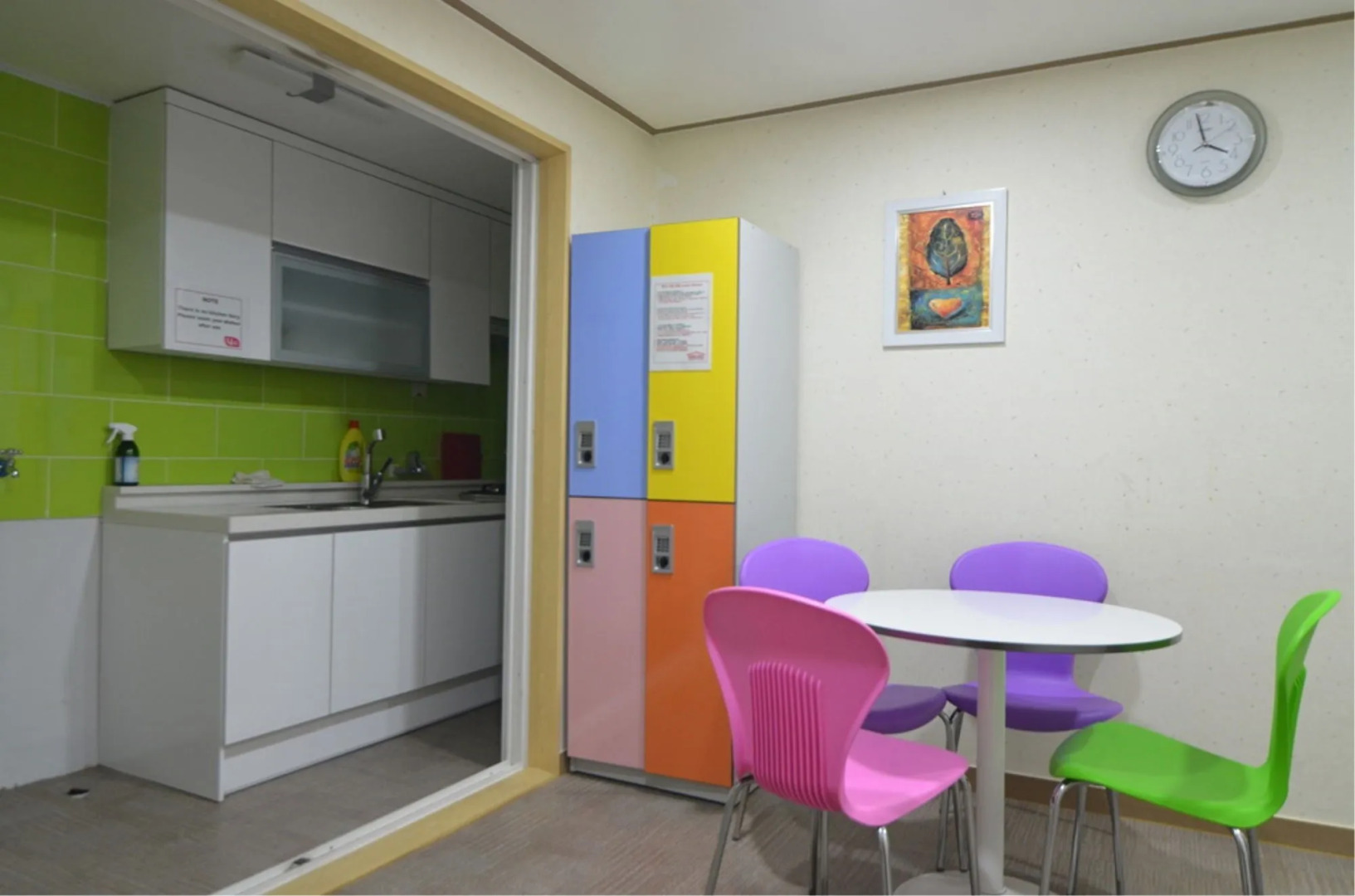 Kimchee Downtown Guesthouse - Hostel