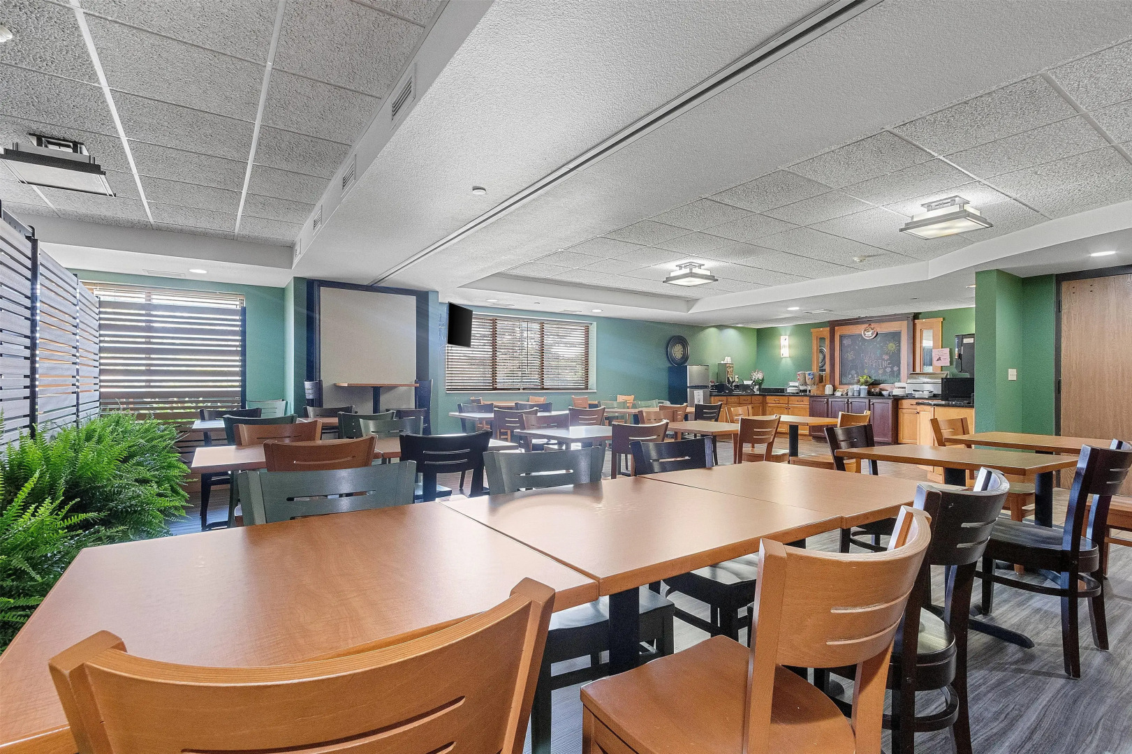 AmericInn by Wyndham Green Bay East