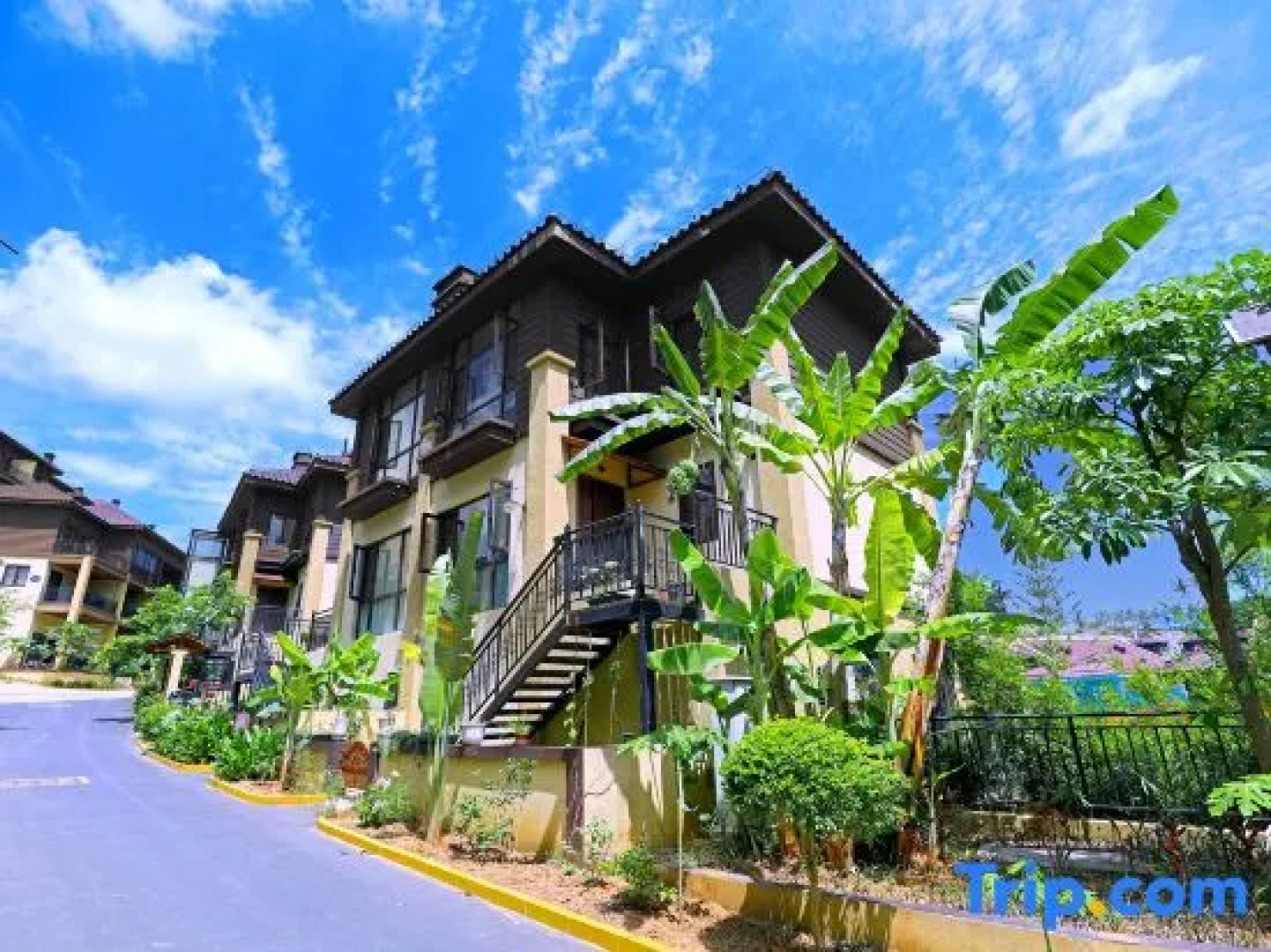 Yipin Yunjing Resort Hotel