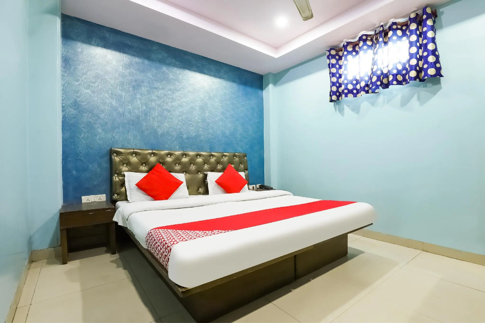 OYO 73674 Hotel Sampuran Inn