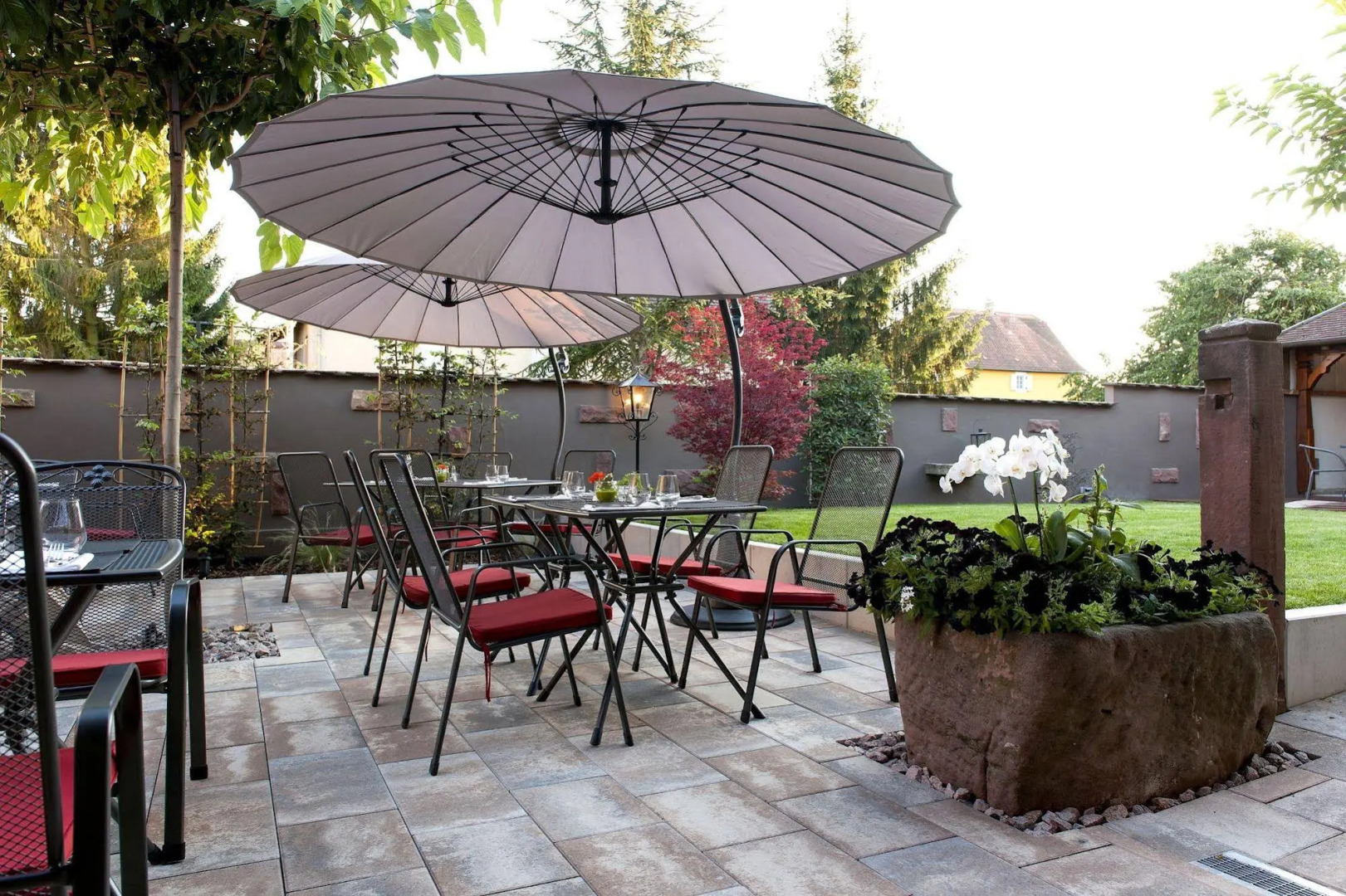 Logis Hôtel Restaurant La Charrue