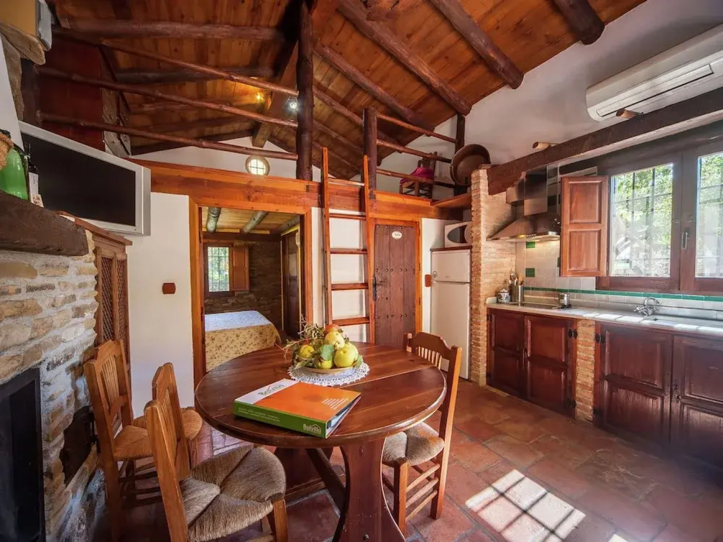 Cozy Cottage in El Padul With Swimming Pool