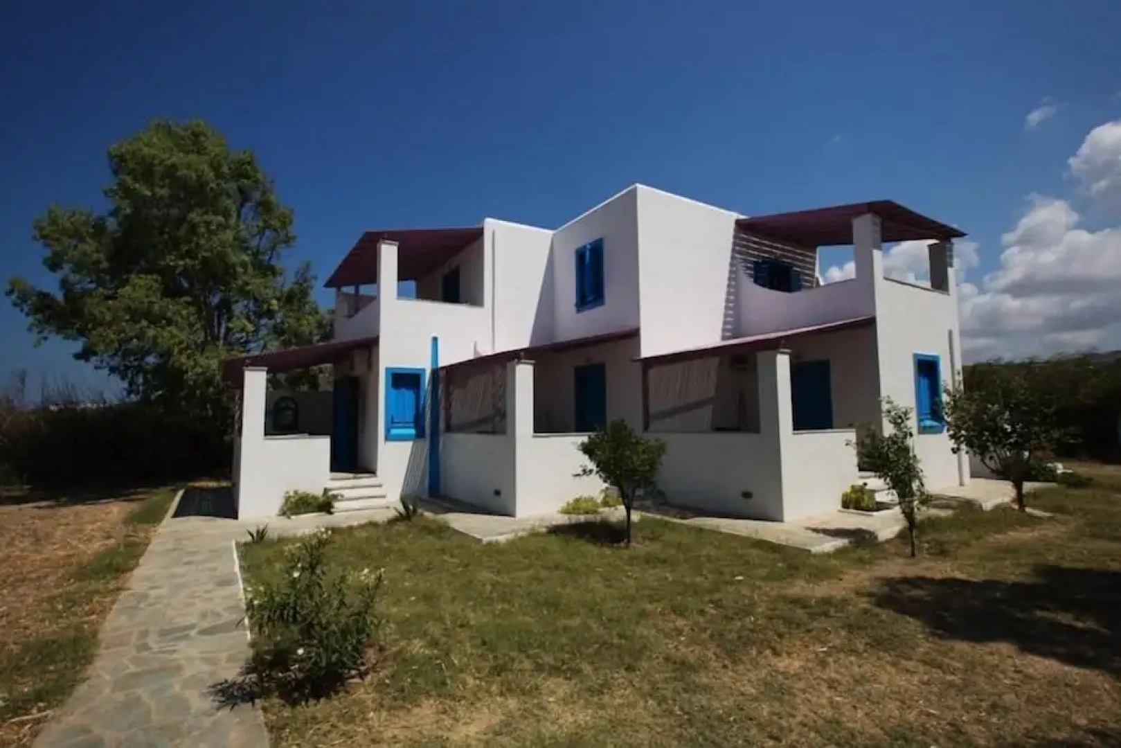Lianos Studios