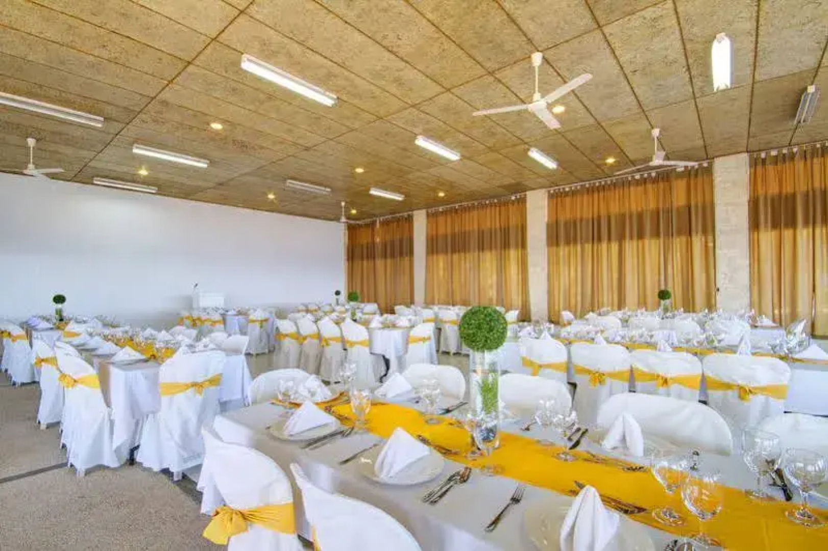 Sta. Monica Beach Club