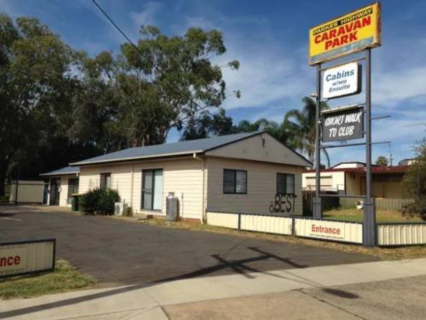 Newell Hwy Motel & Caravan Park