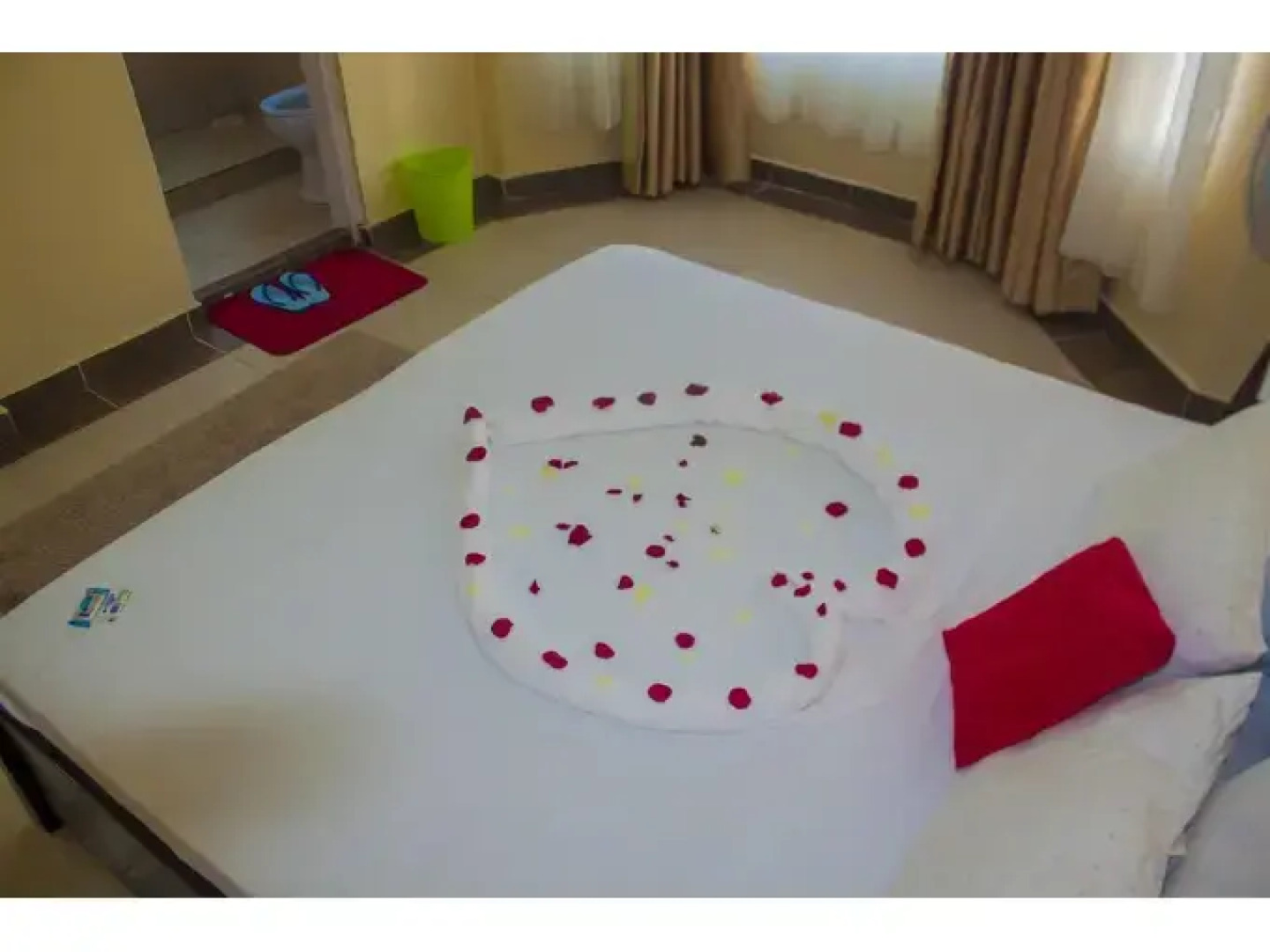 Elegant Comfy 3 Bedroom Apartment