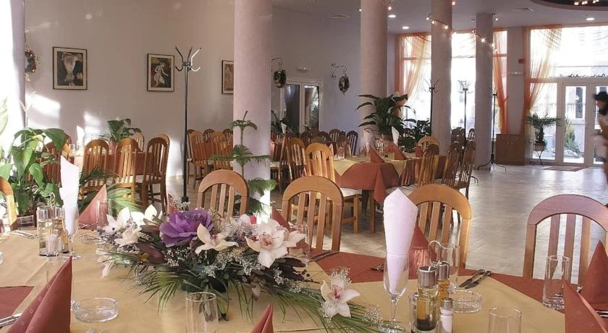 Druzhba Hotel