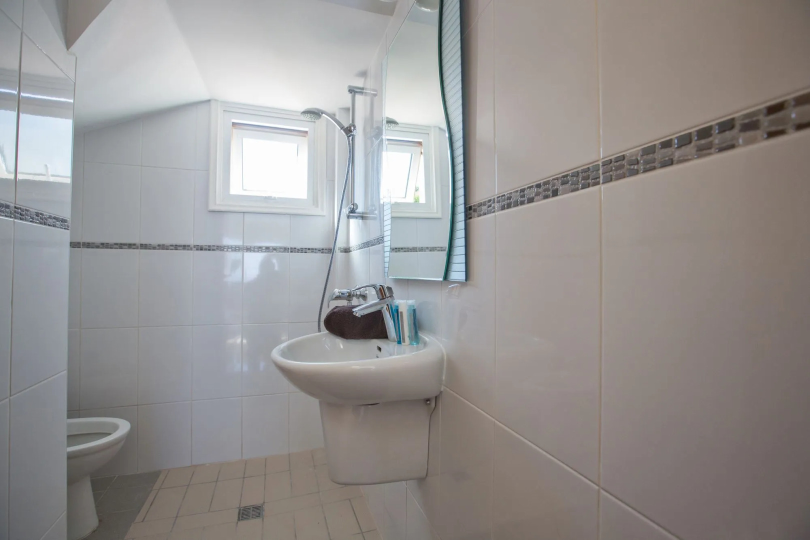 Shaye Frontline Villa