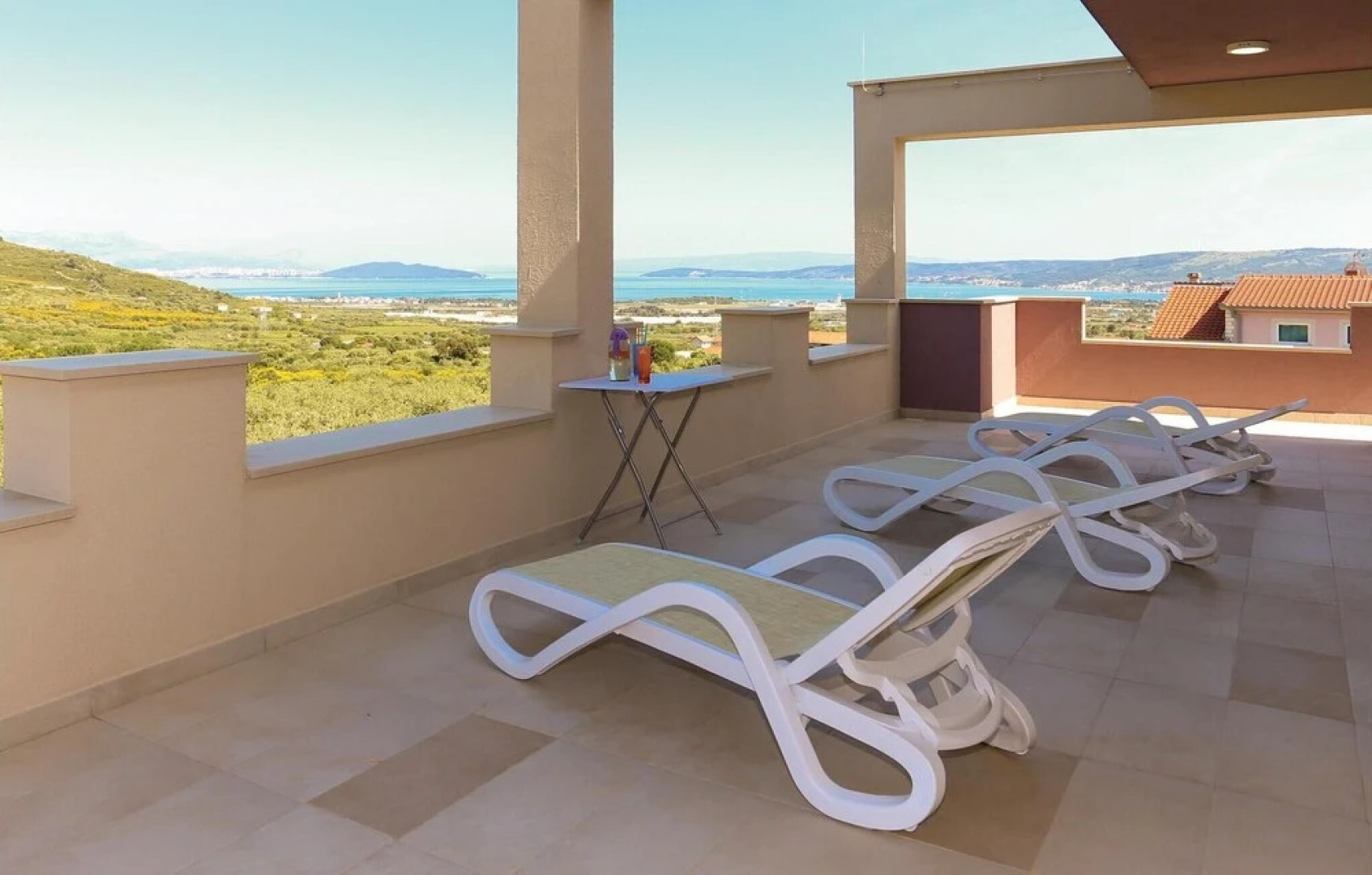 Stunning Home in Kastel Stafilic With Wifi and 6 Bedrooms