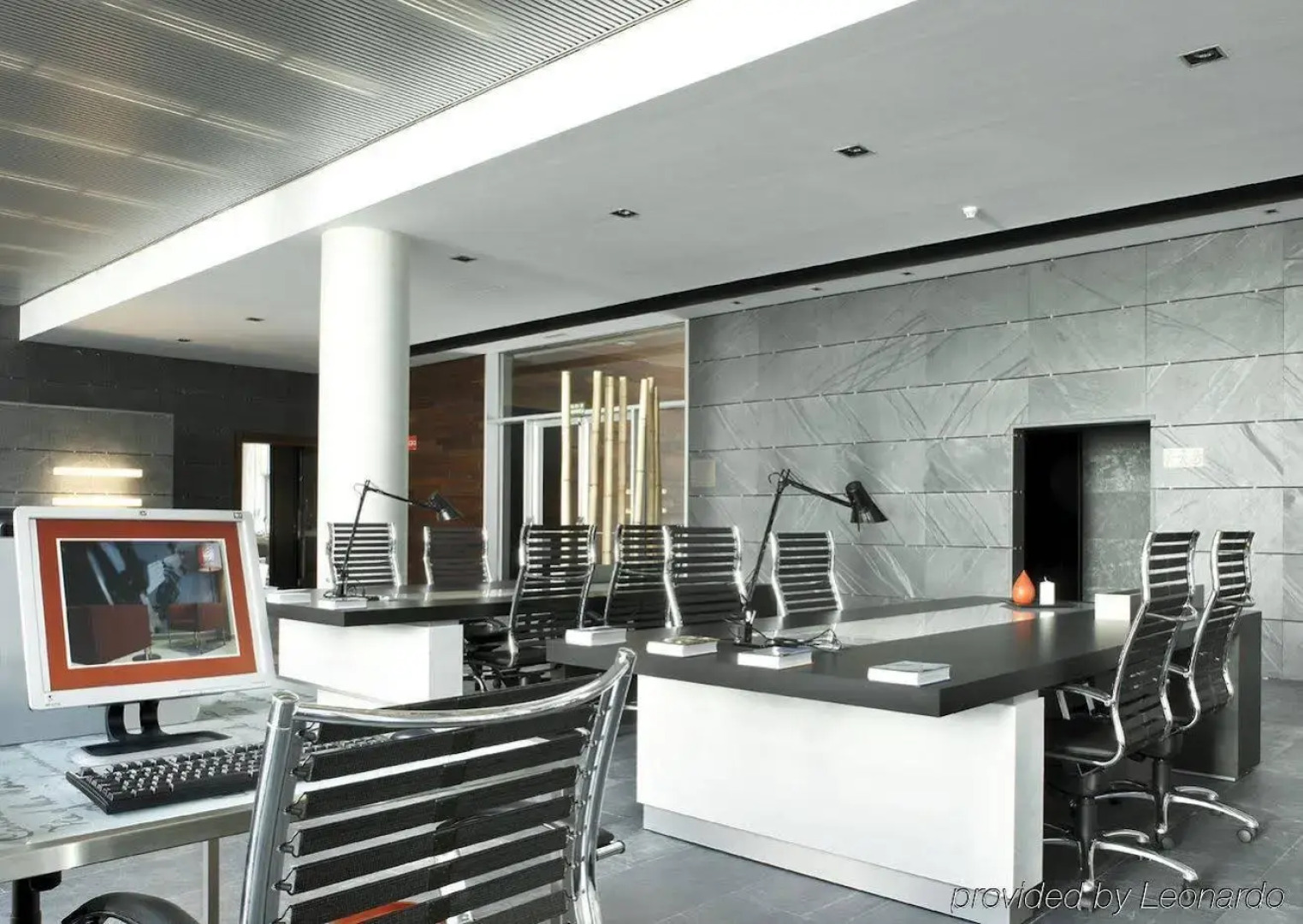 Отель ILUNION Atrium