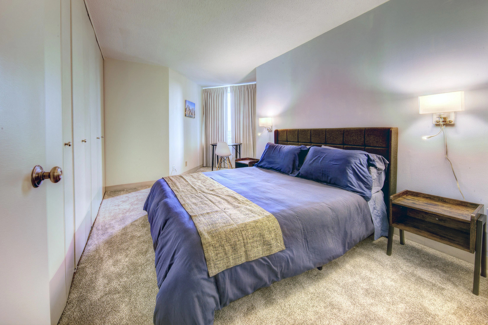 Spacious Back Bay Condo with Great Amenities!