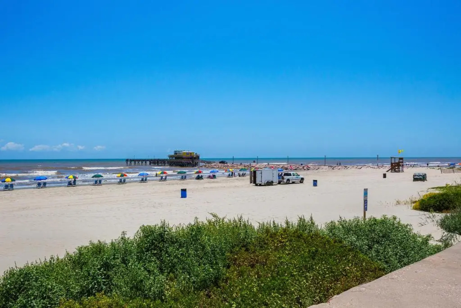 Clarion Pointe Galveston - Beachfront
