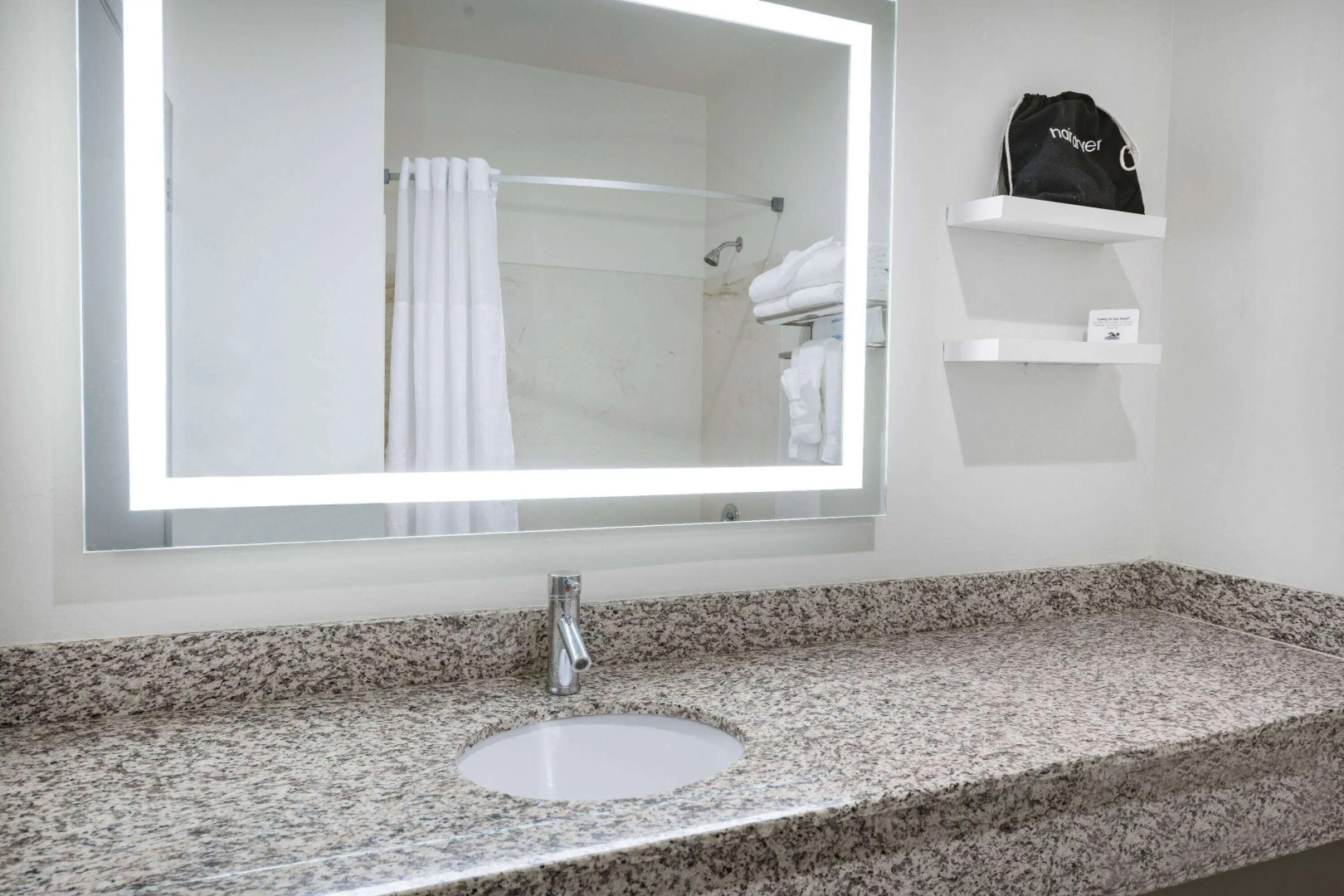 Ramada by Wyndham Bakersfield North