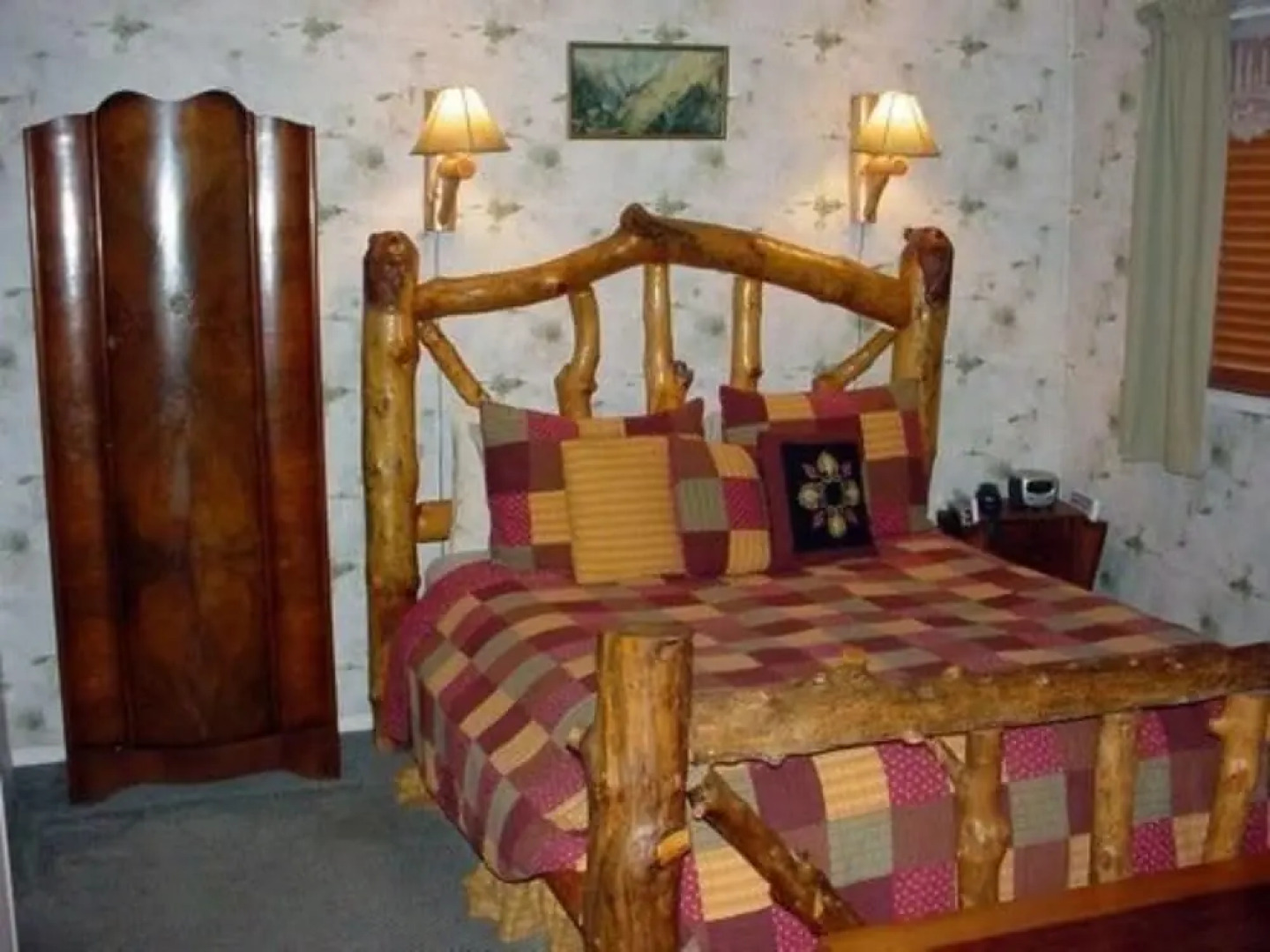 Eagles Nest B&B and Cottage Suites