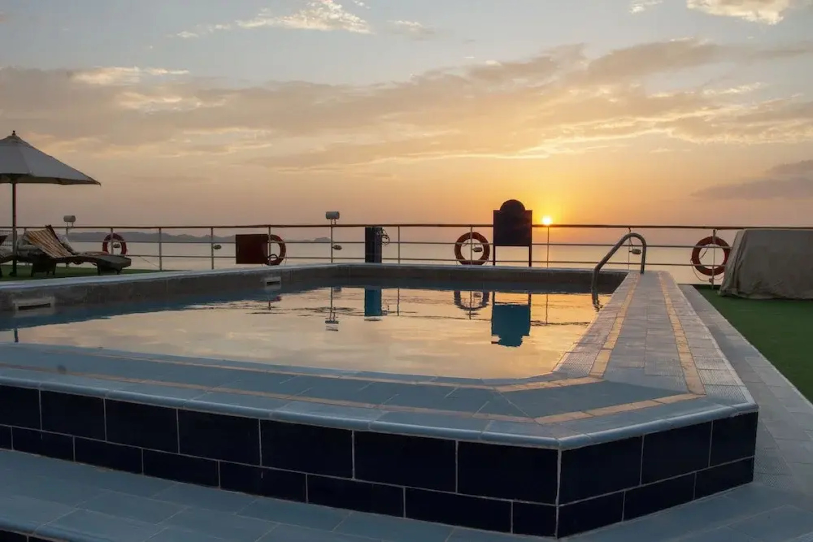 MS Nubian Sea Lake Cruise