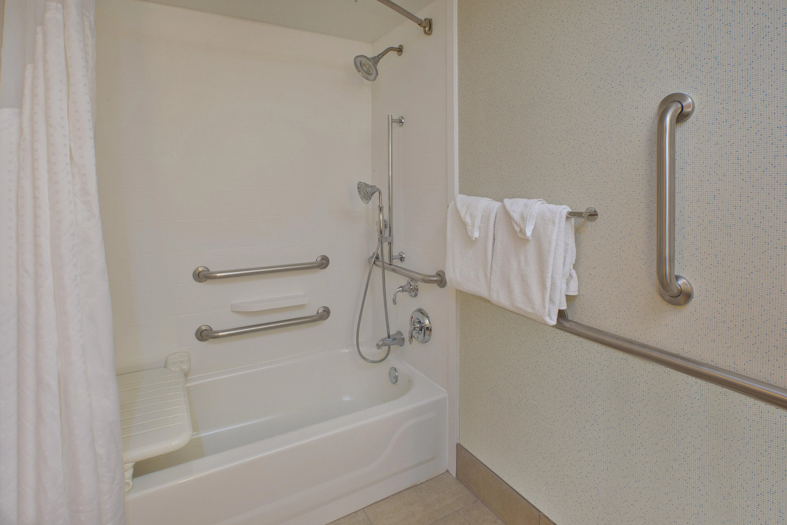 Holiday Inn Express Hotel & Suites Chicago-Midway Airport by IHG